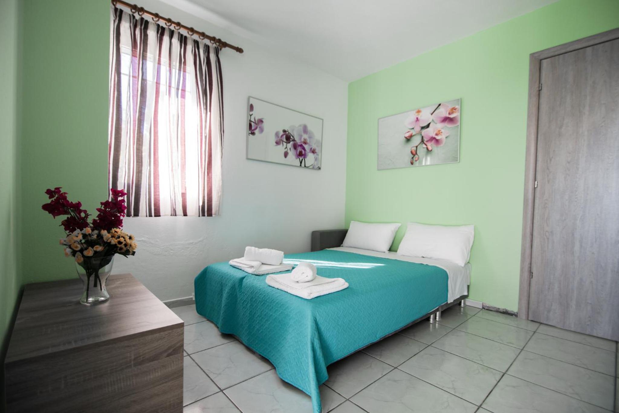 Dias Apartments