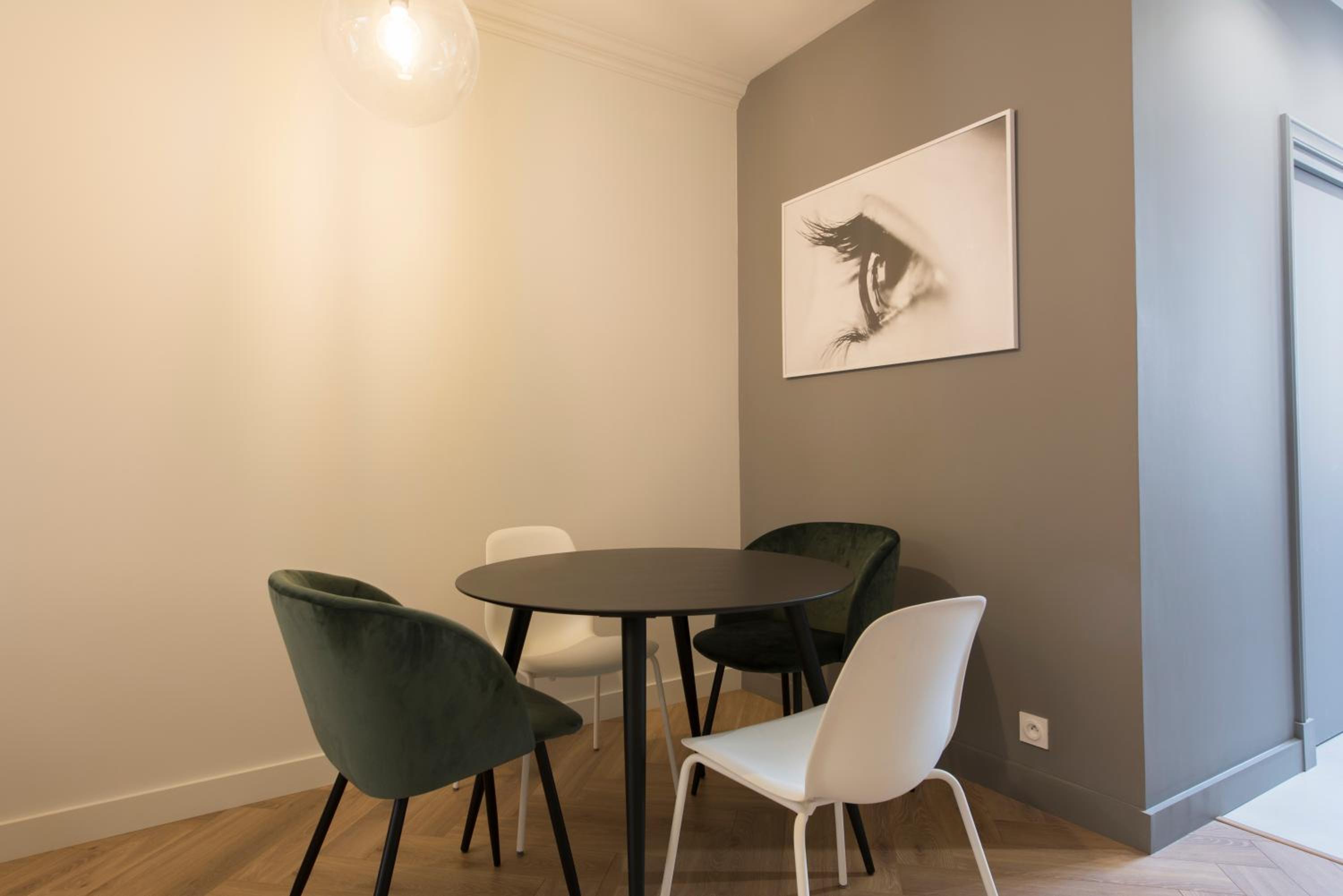 F2 chambre en duplex (calme) plein centre ville 1 min de la plage view 3
