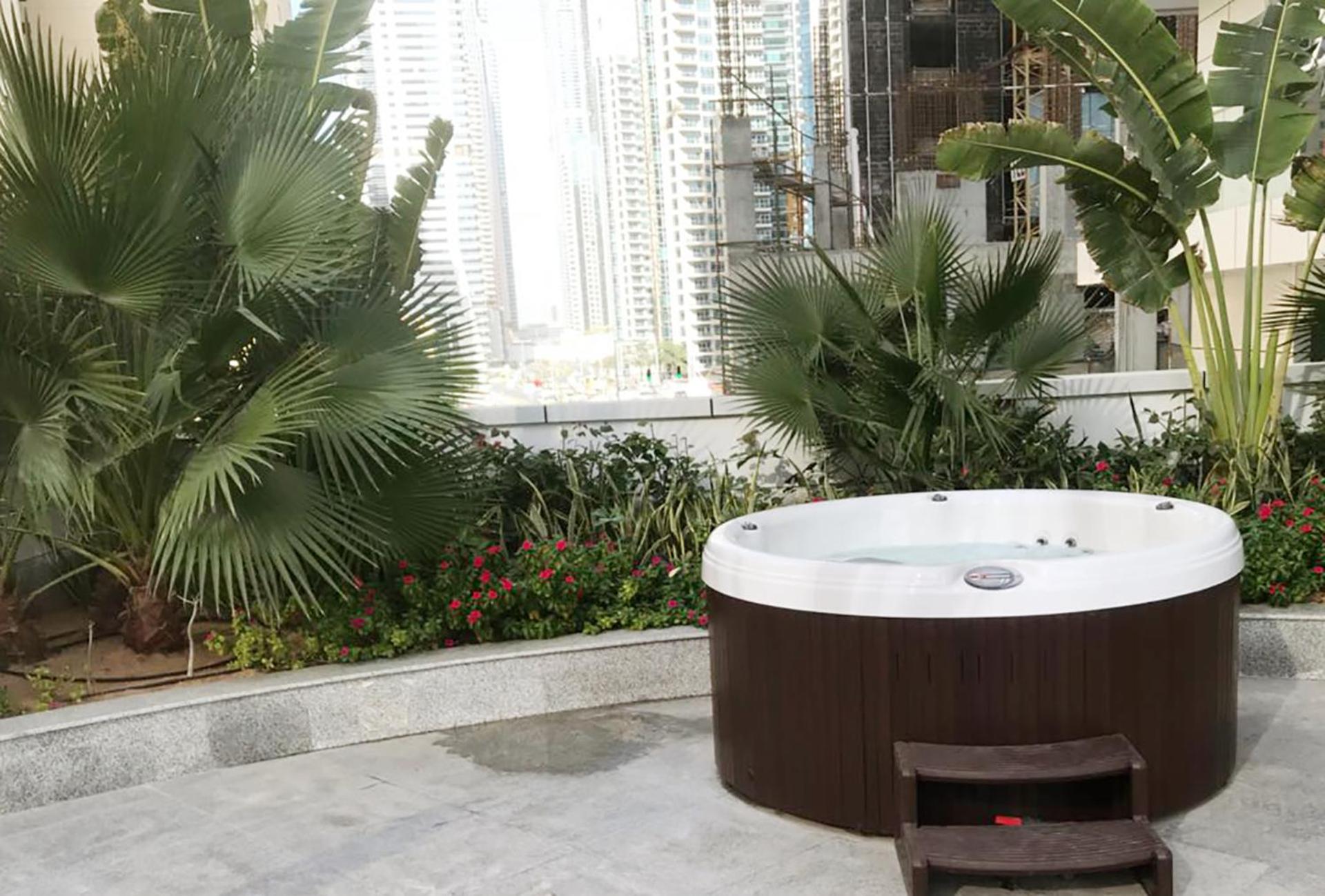 Golden Stay Vacation Homes continental tower marina