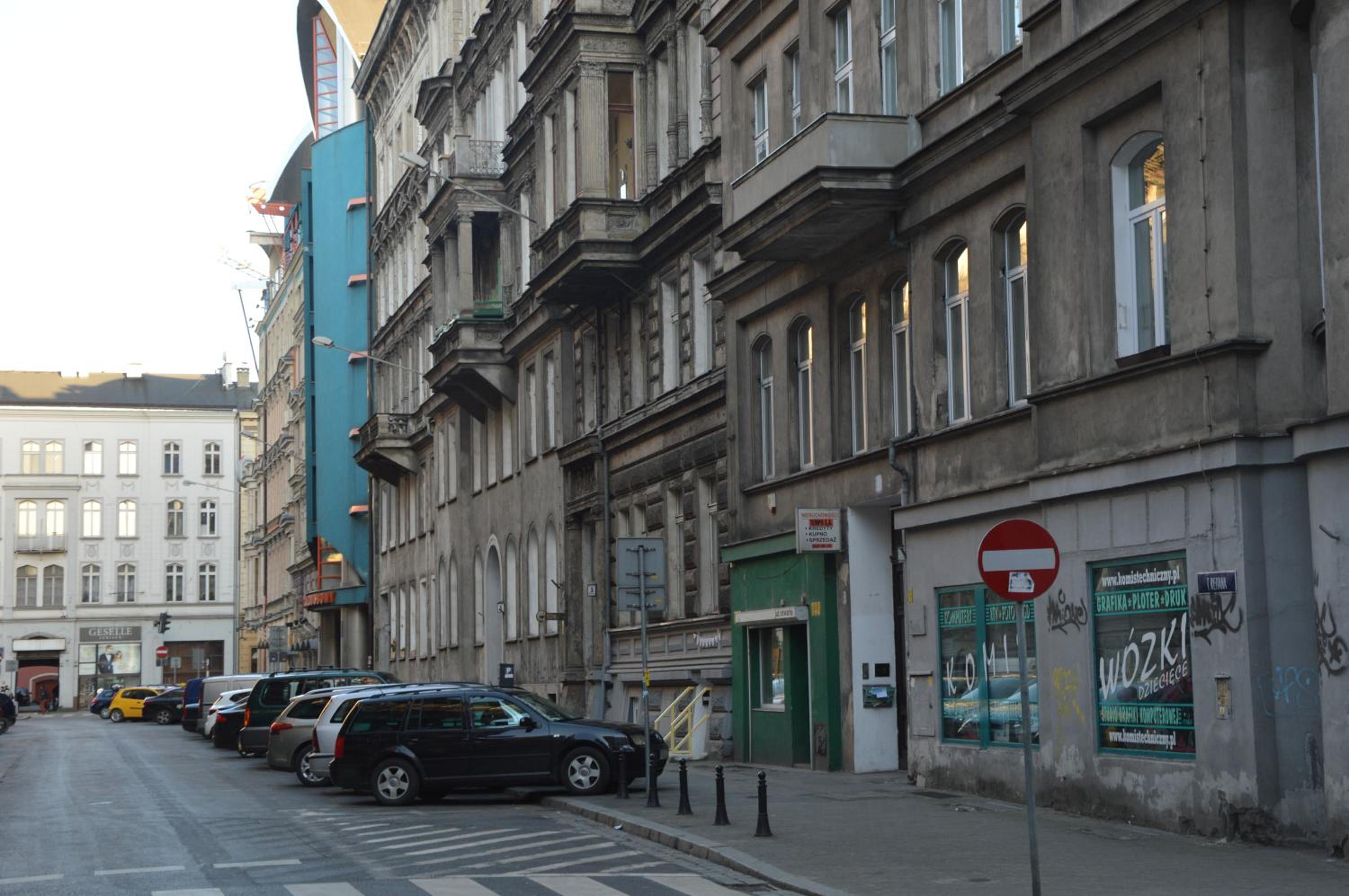 Ada Aparthouse