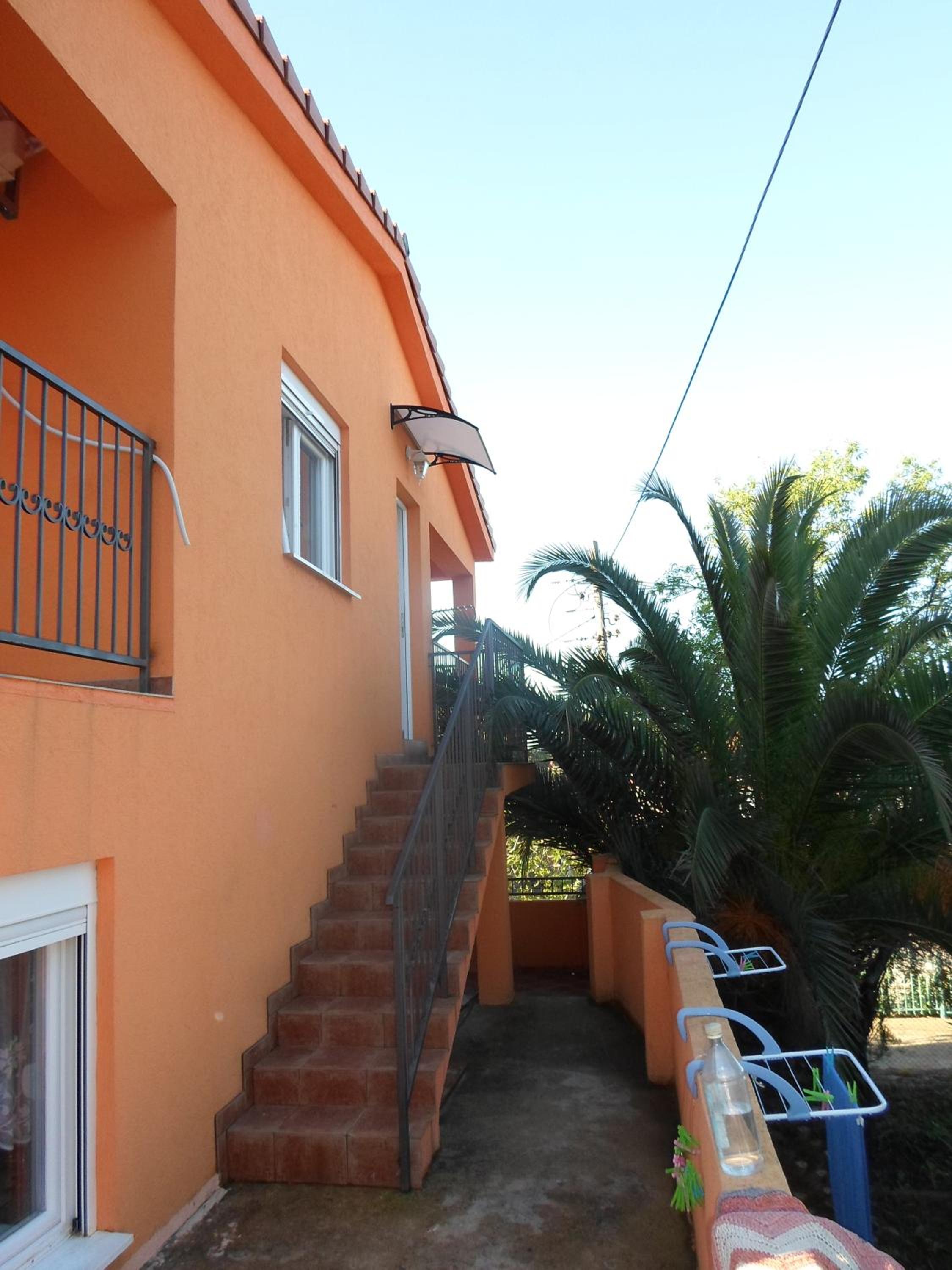 Holiday Home Orange photo 2