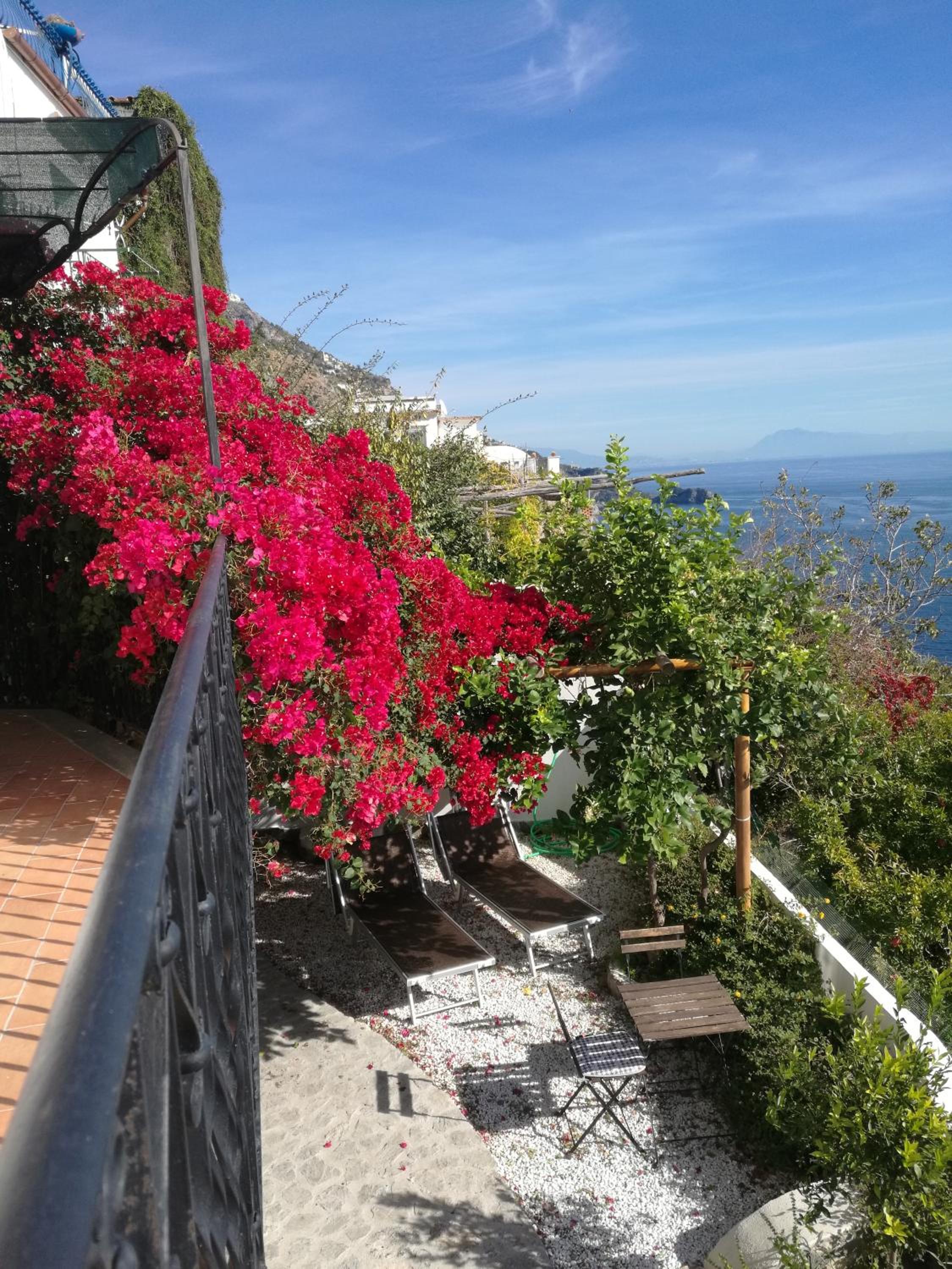 Mareluna Holiday Home