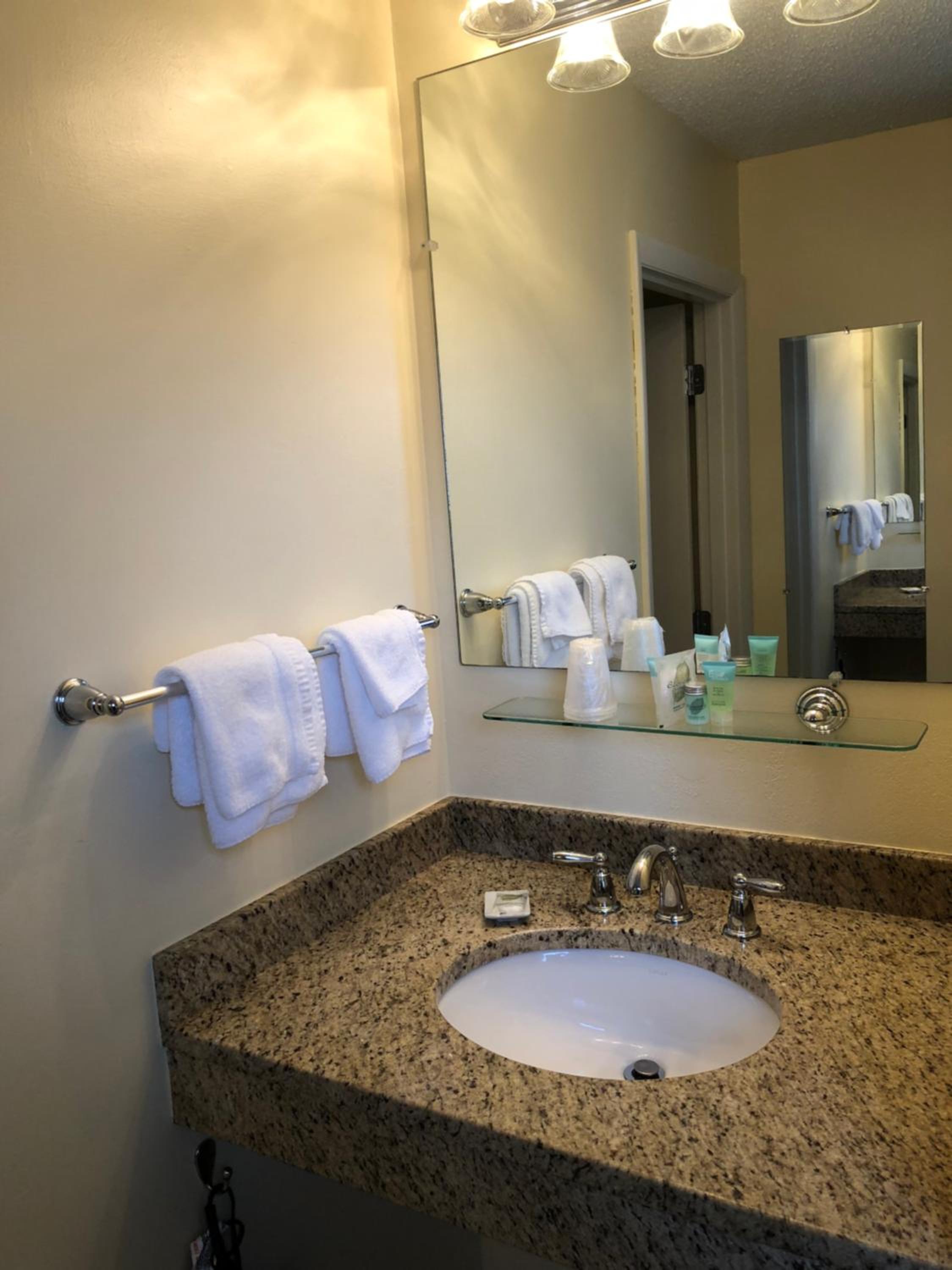 Atlantic Oceanfront Hotel, Wells Beach - Property Image 23