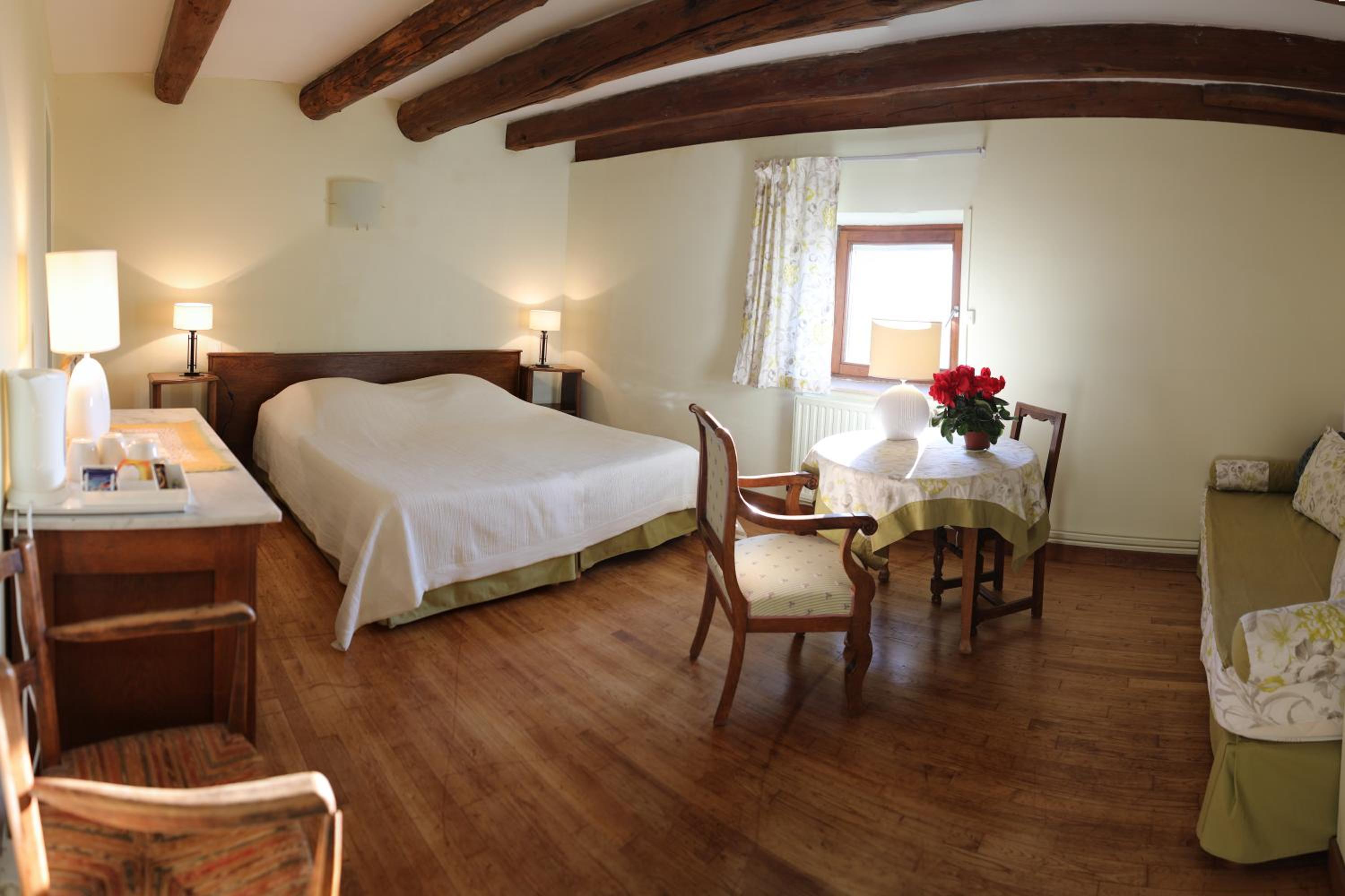 Maison d'hotes Sainte Genevieve view 3