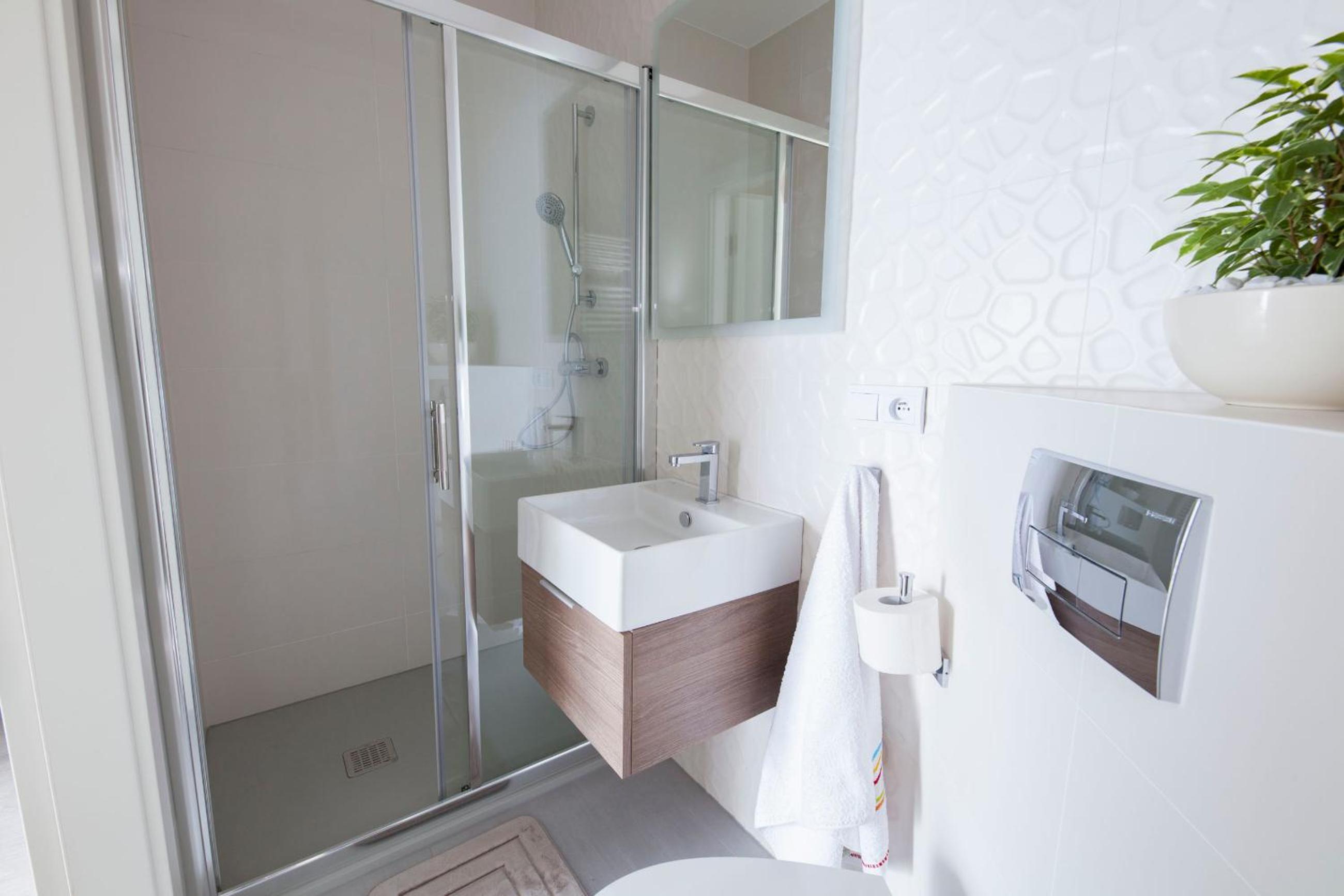 Raval Apartments - Soft Black view 5