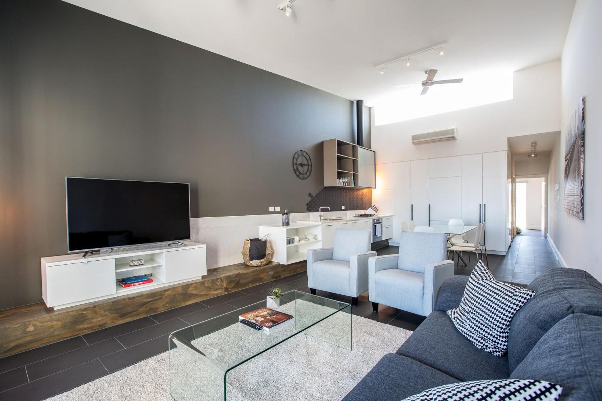 Magnificent Apartment + FREE car park near CBD