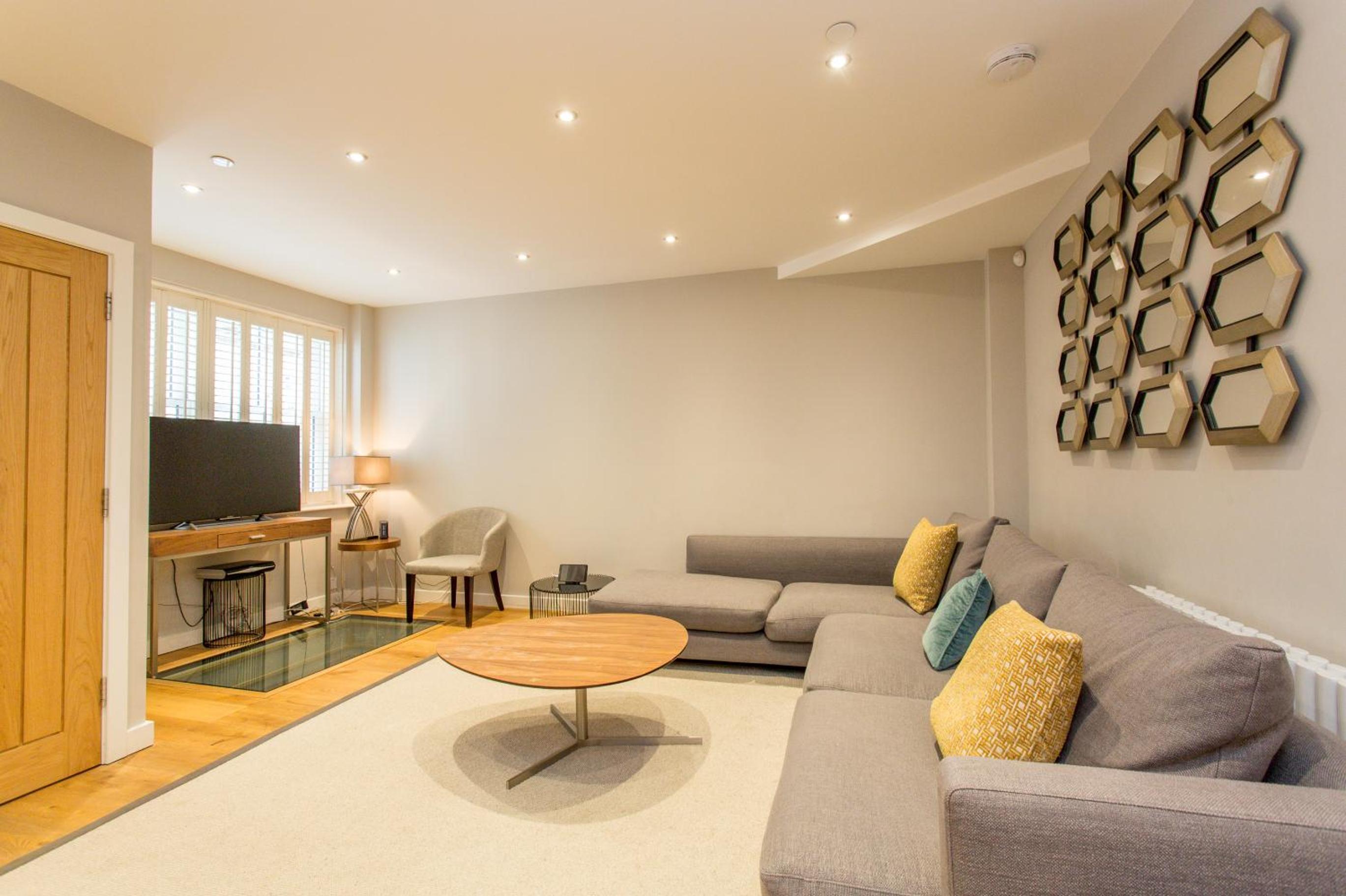The Sweet Mews - Large 4BDR Home