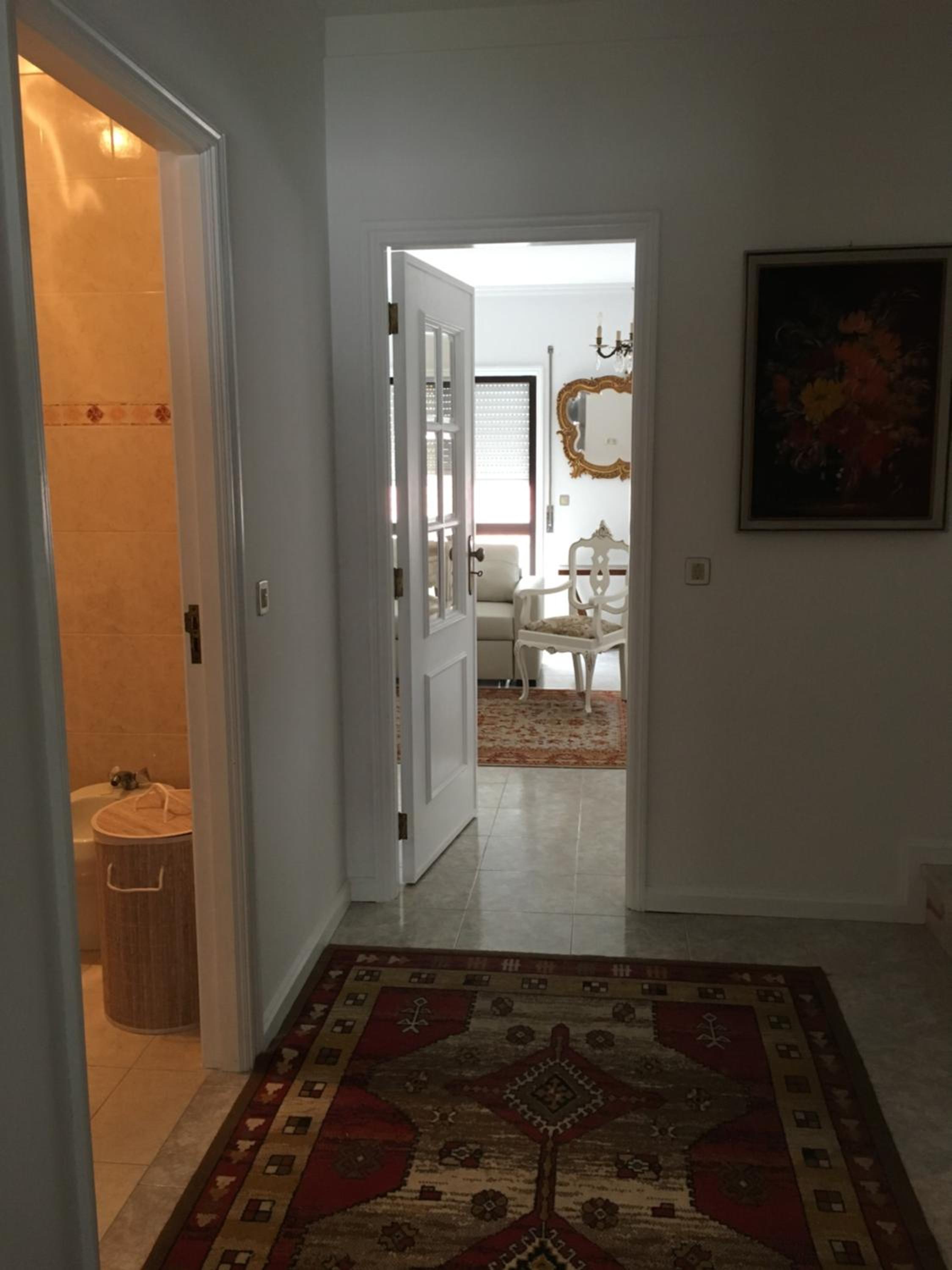 Casa do gato branco view 4