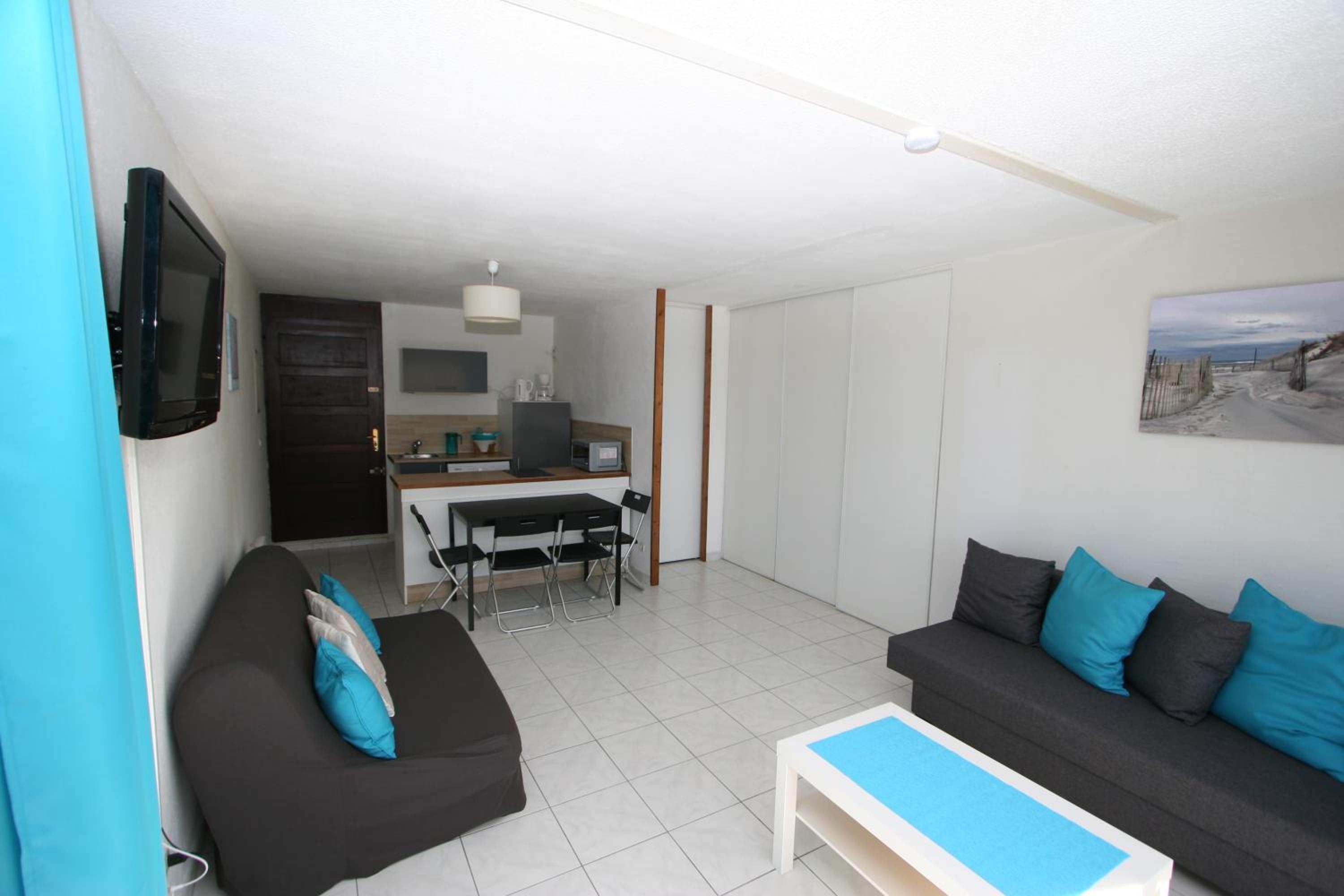 Front de Mer view 3