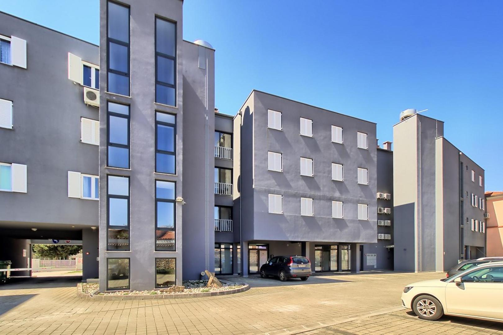 SUMMERTIME house with apartment