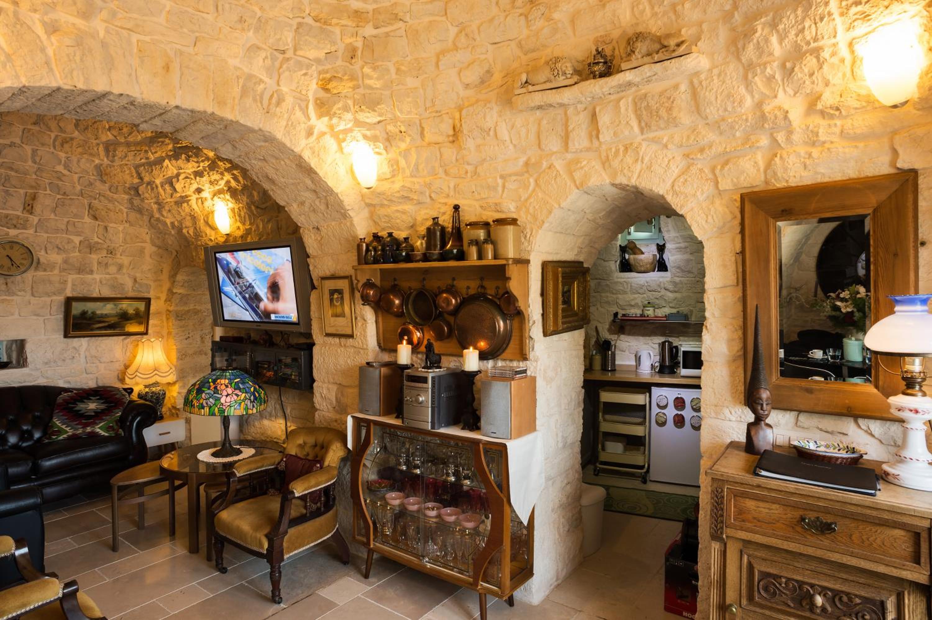16 Trulli e Giardini