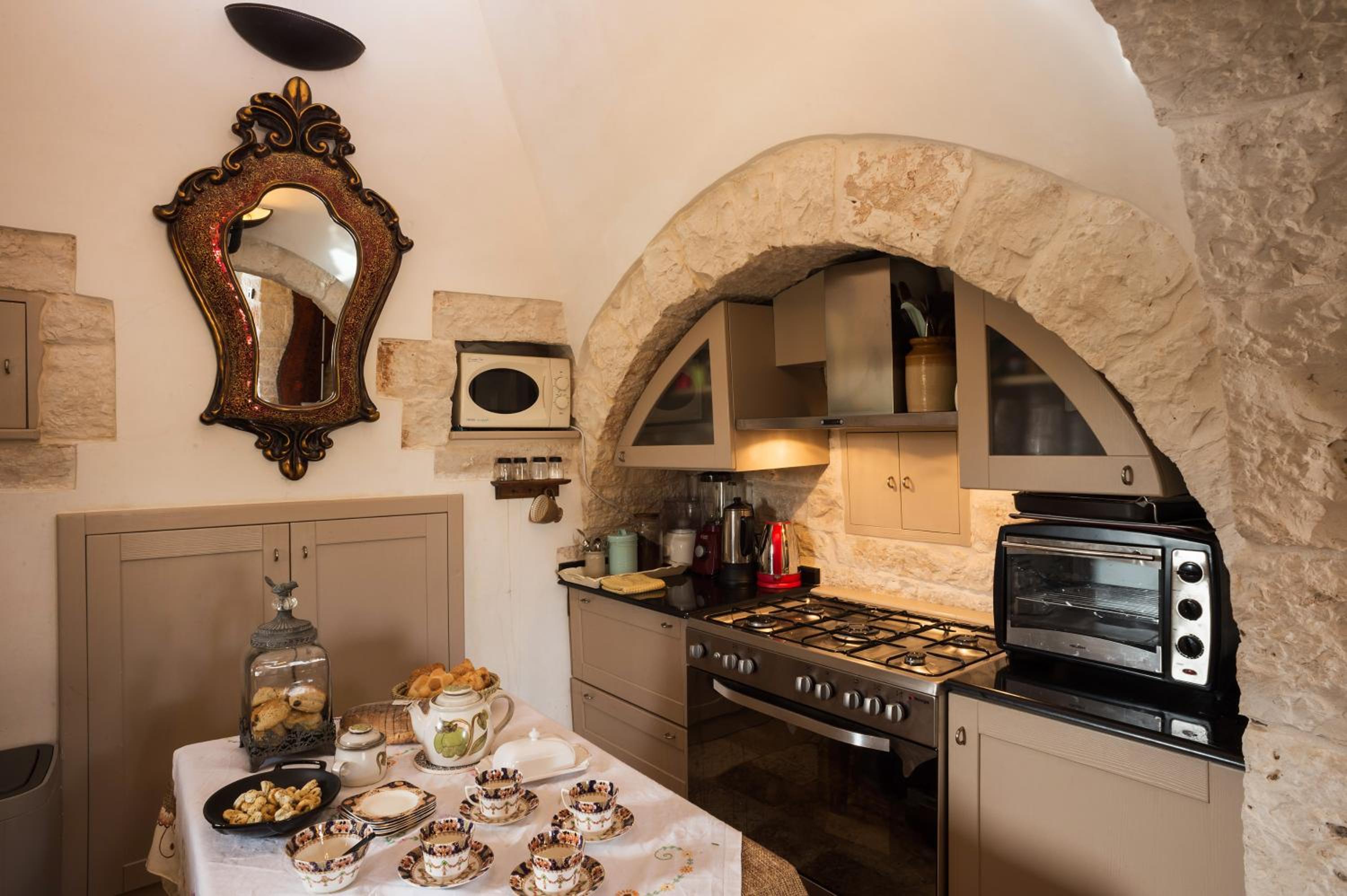 16 Trulli e Giardini