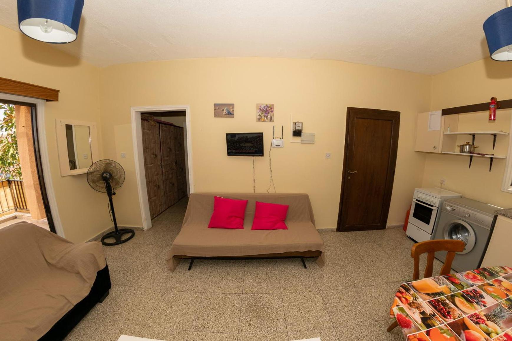 George Apartments center