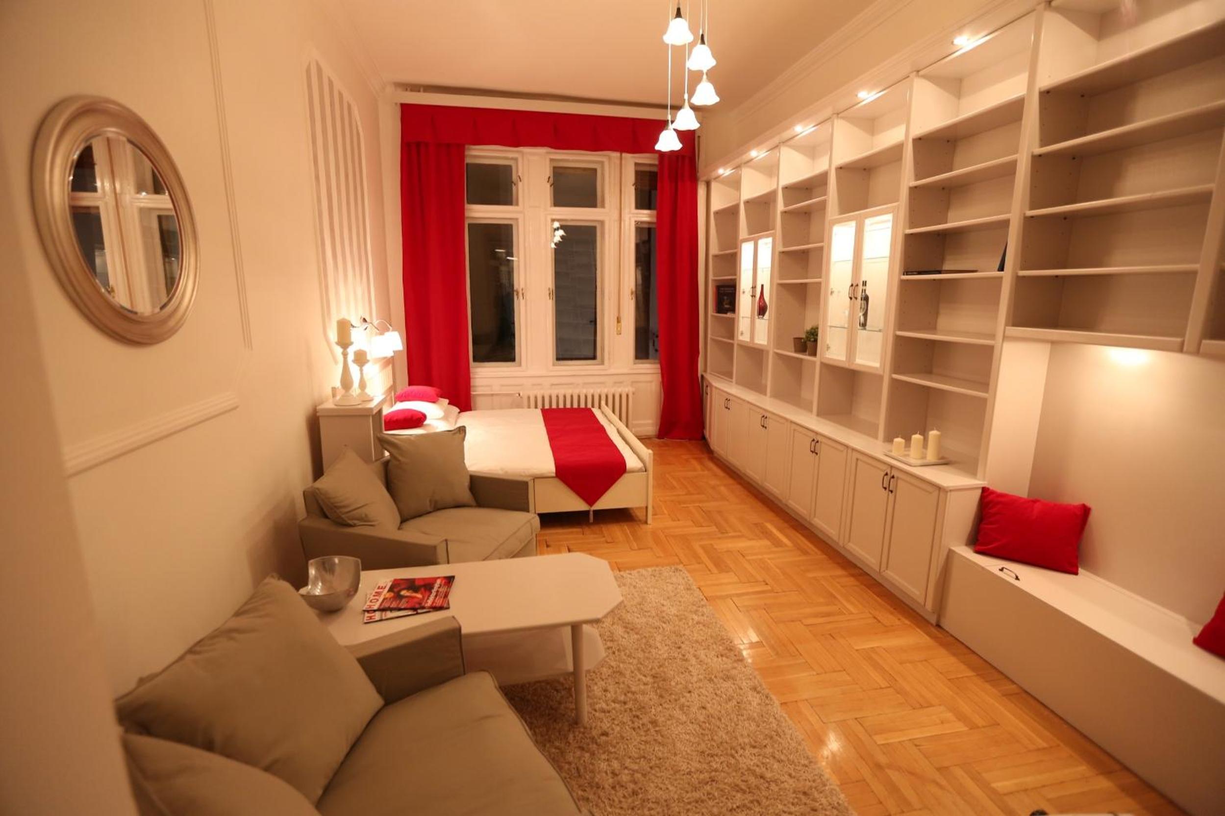 d.Five Classic Luxury Apartment