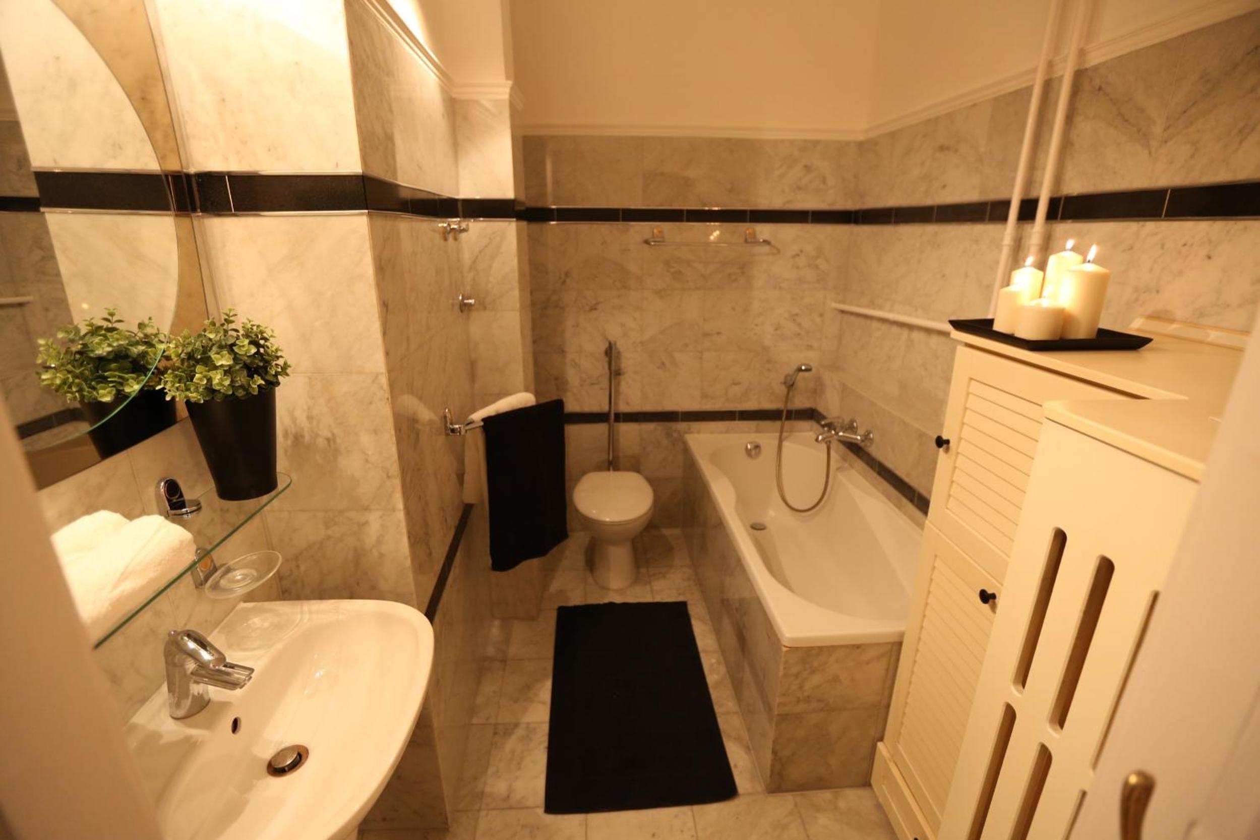 d.Five Classic Luxury Apartment