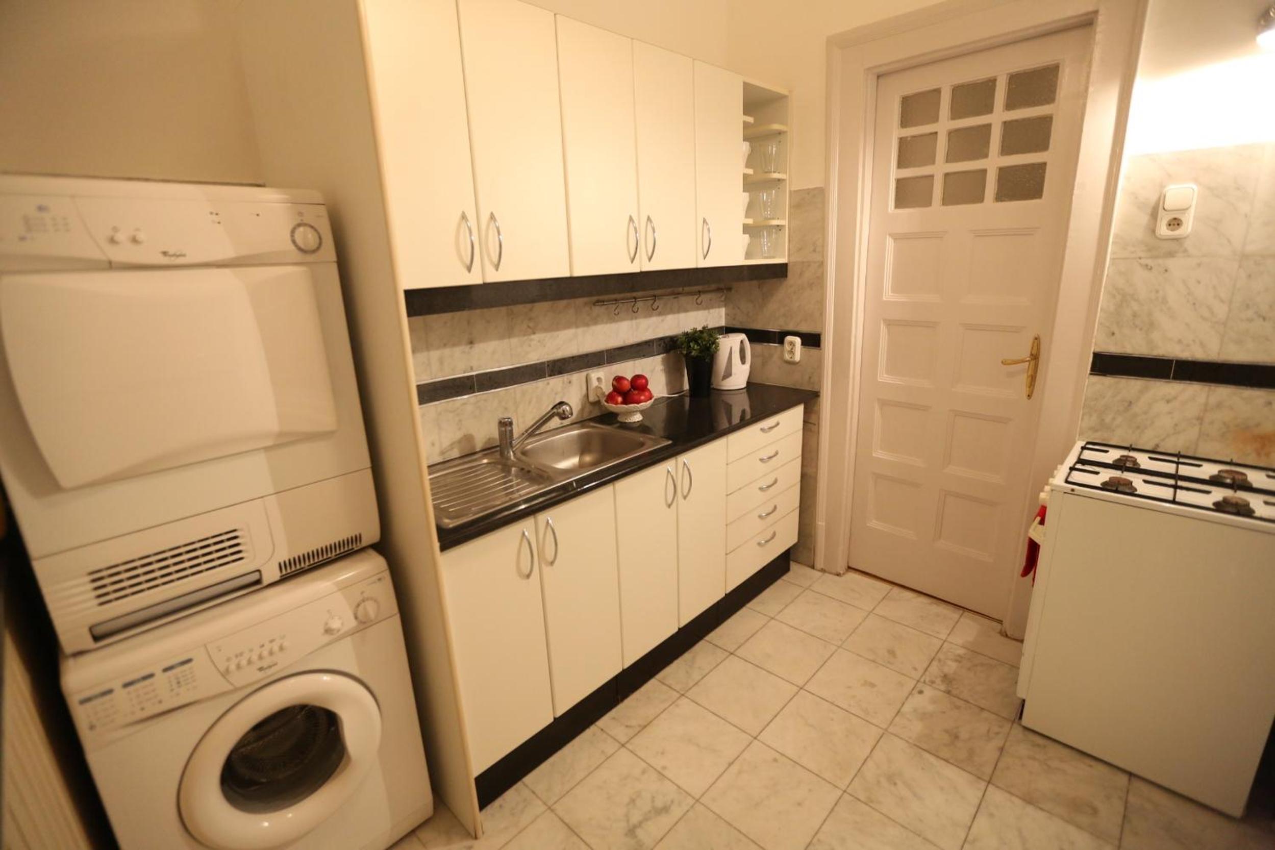 d.Five Classic Luxury Apartment