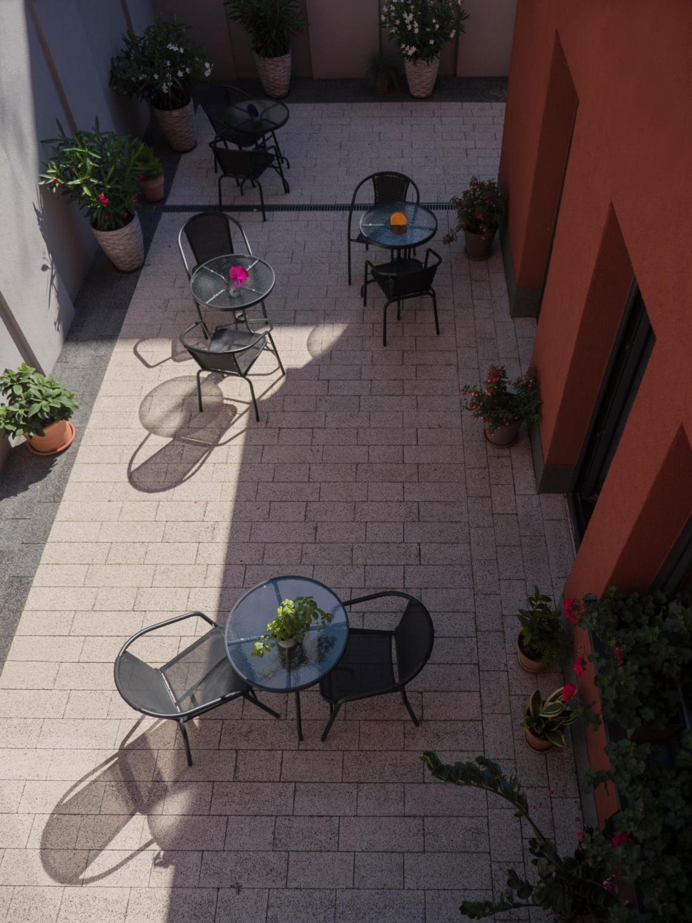 balcony