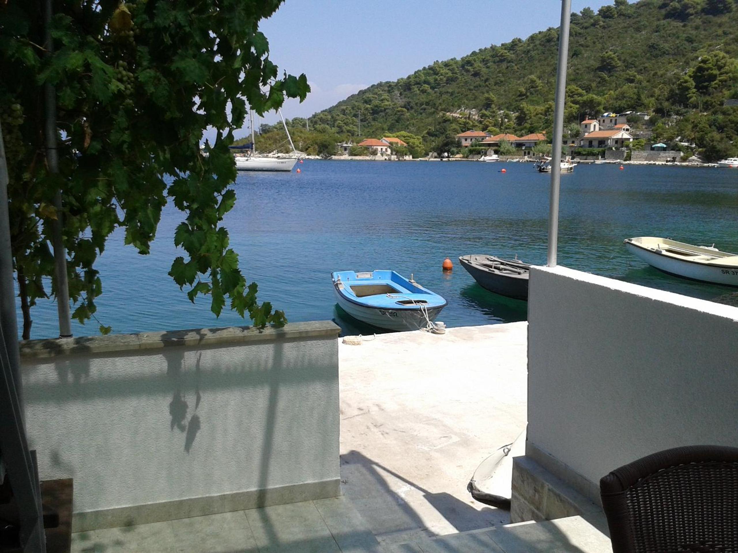 Sunny Apartment Octopus view 2