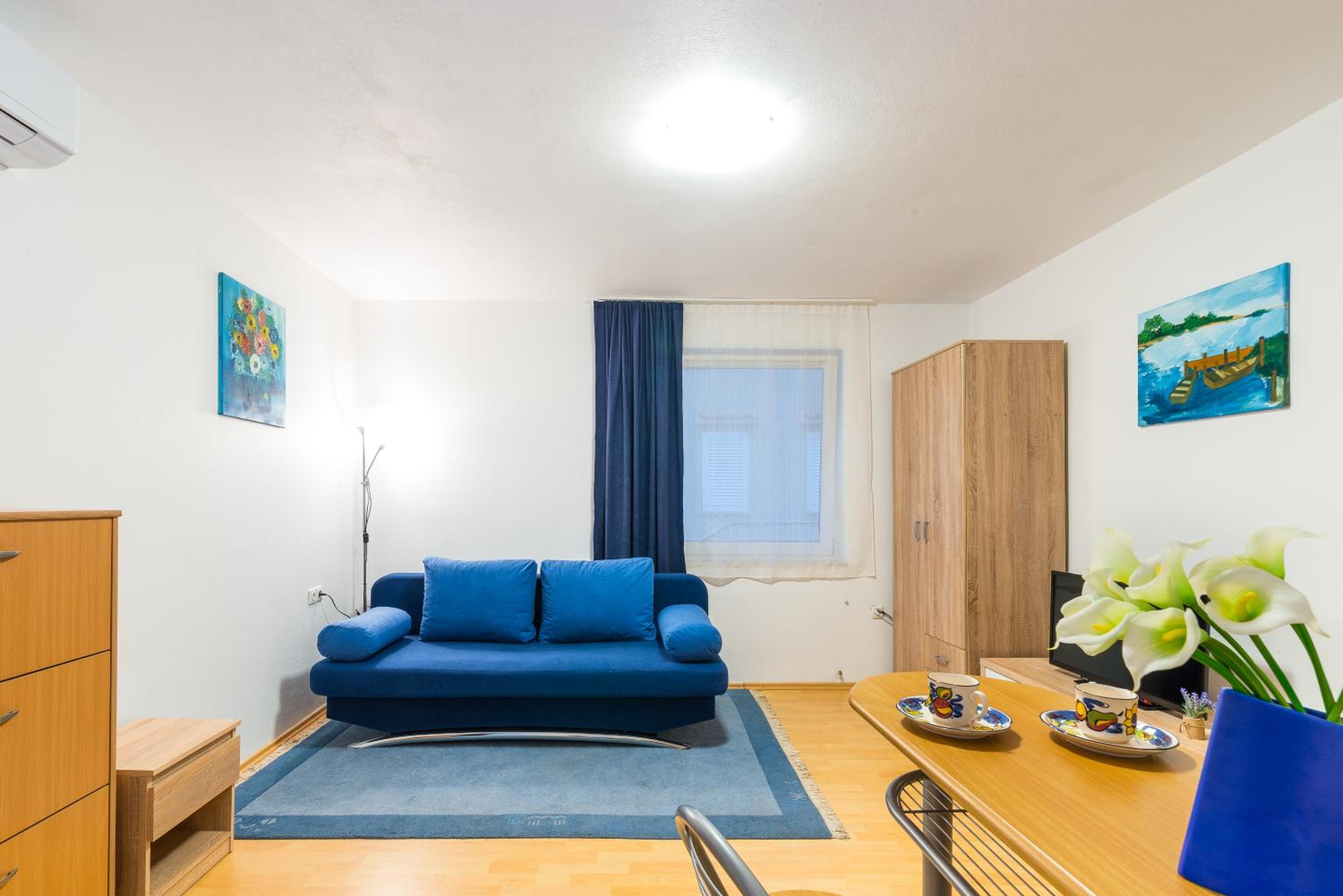 Sun studio apartman view 4