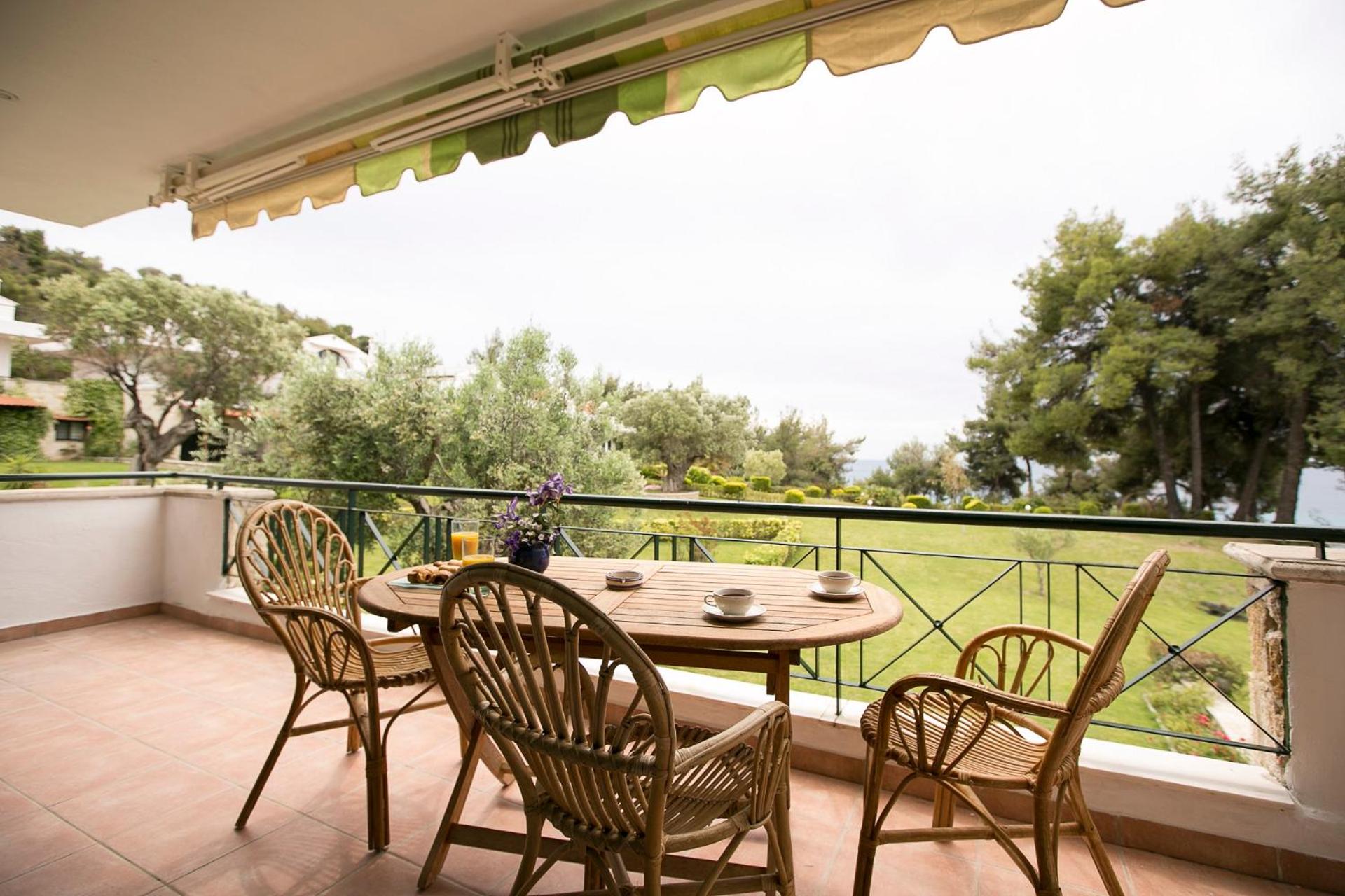 #FLH -Blue Crab-Beachfront House in Kalandra