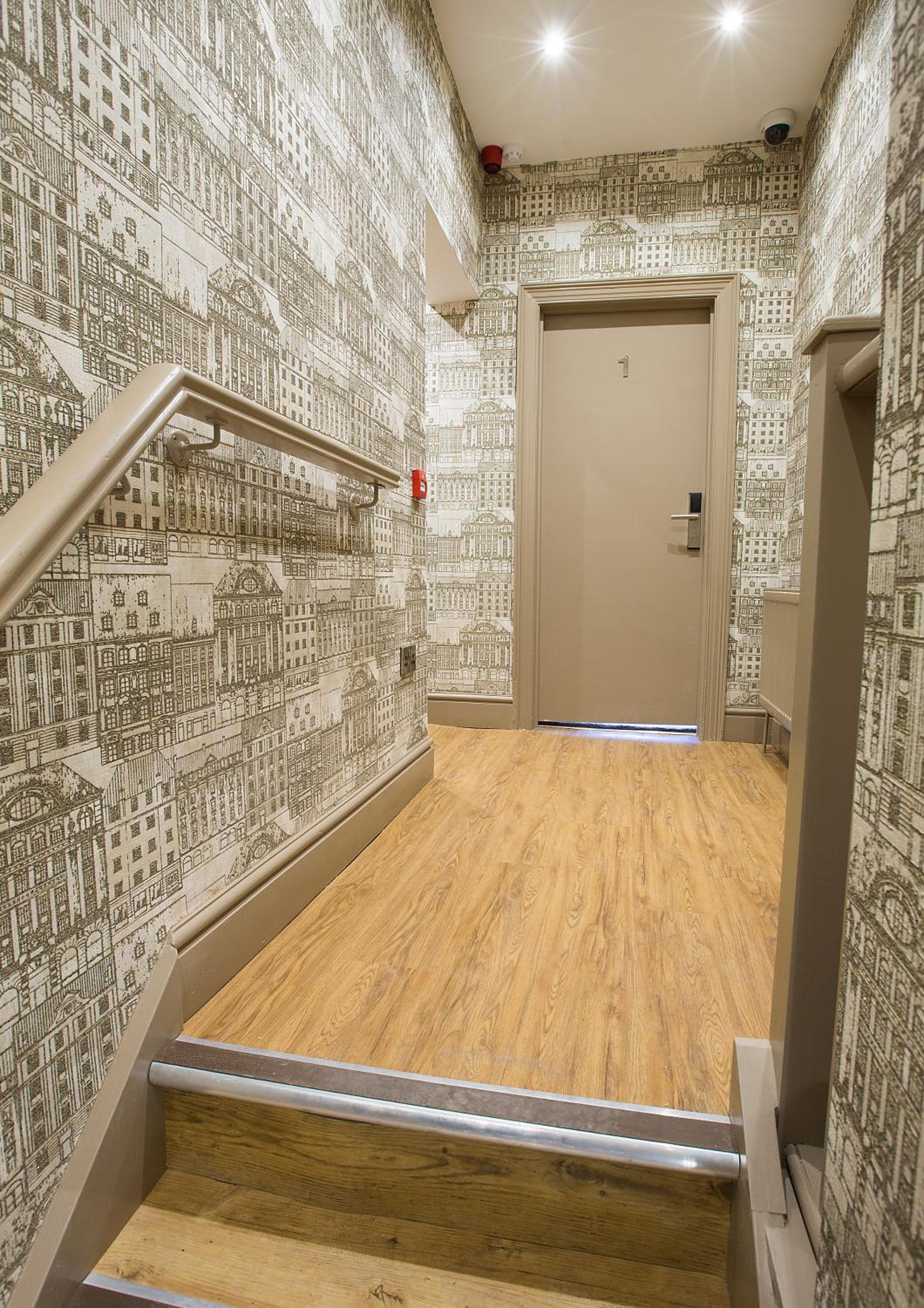 Hotel Arthur's Bar & Accommodation