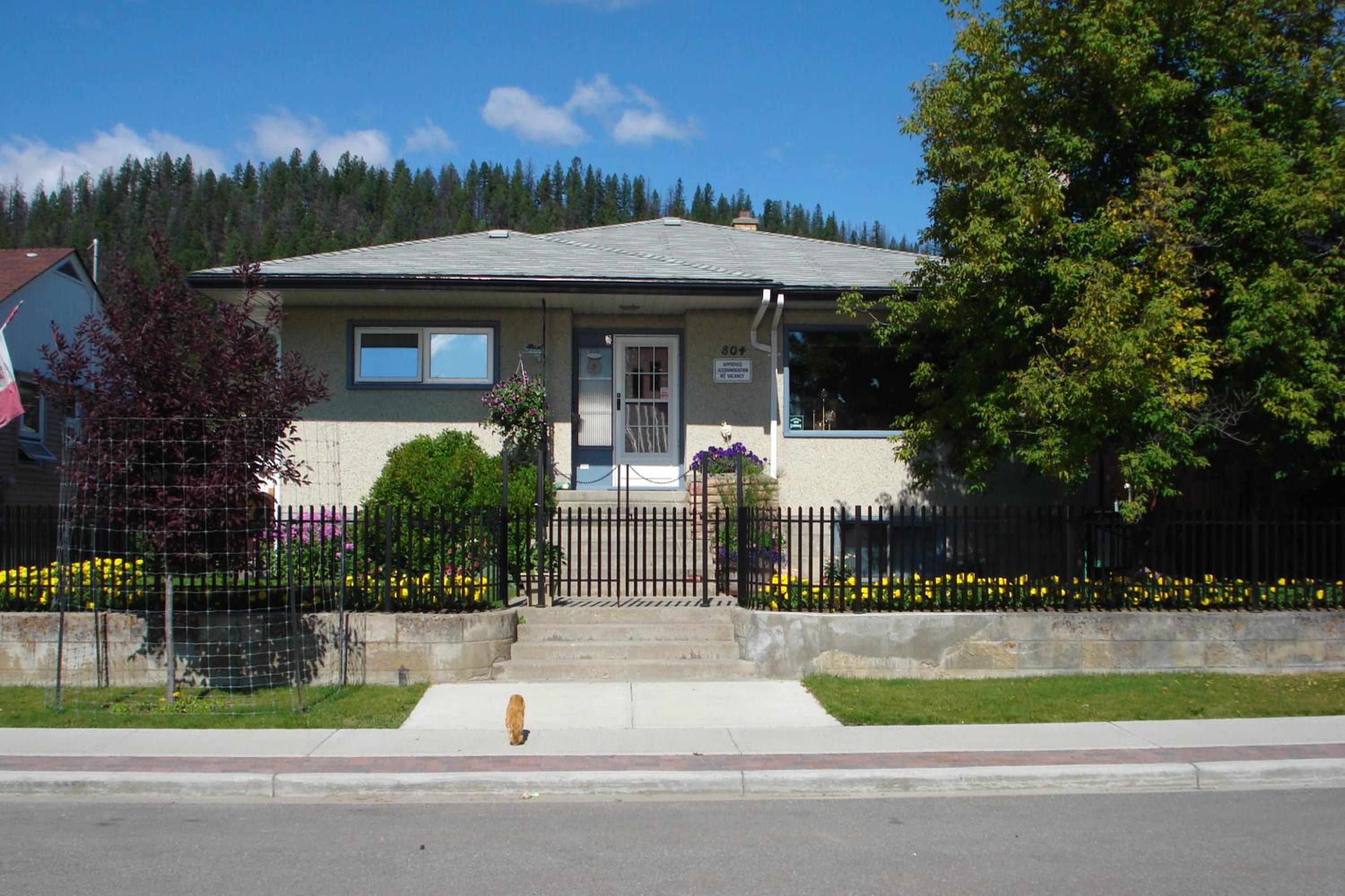 Jasper Vacations - Dave  Honey's Accommodation - Property Image 2