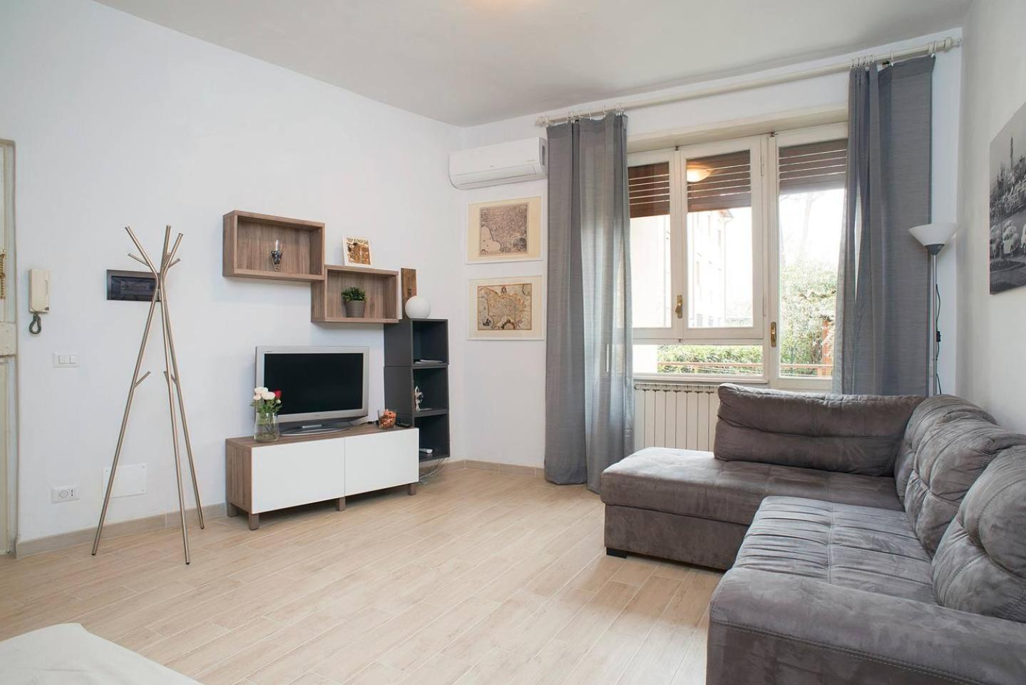 TwelveHolly apartment