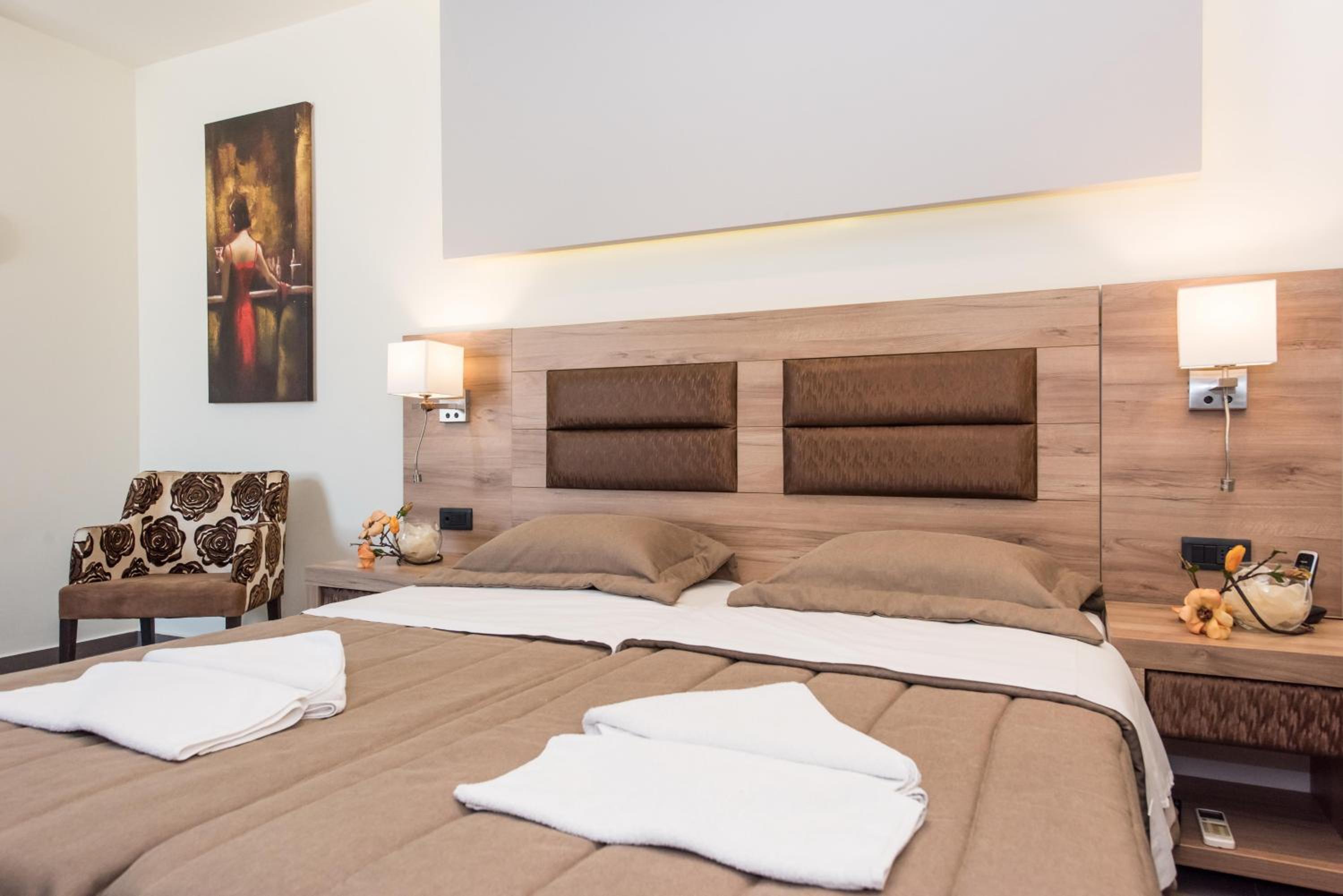 Dionisos Hotel