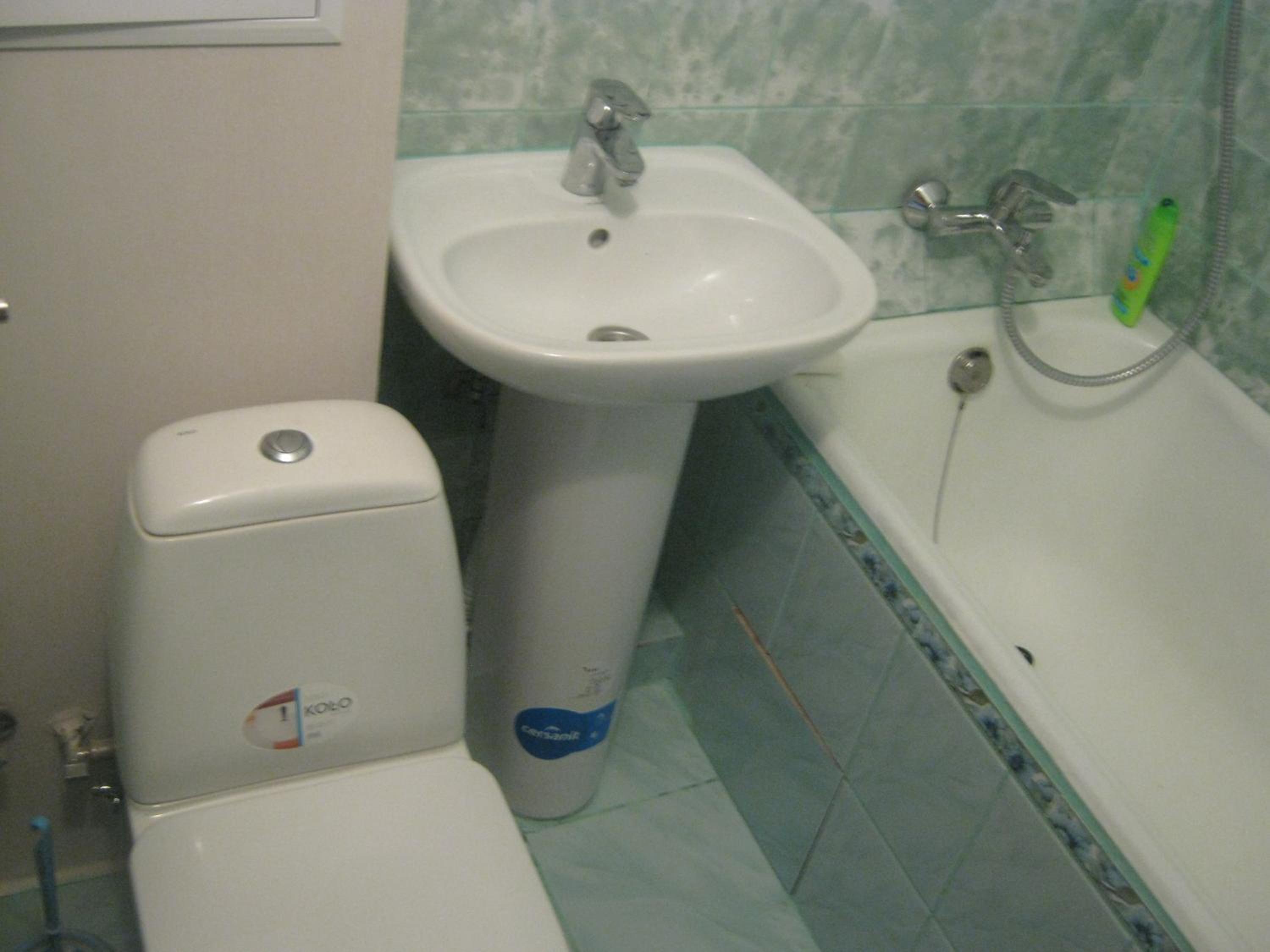 Apartment on Livoberezna Metro Station