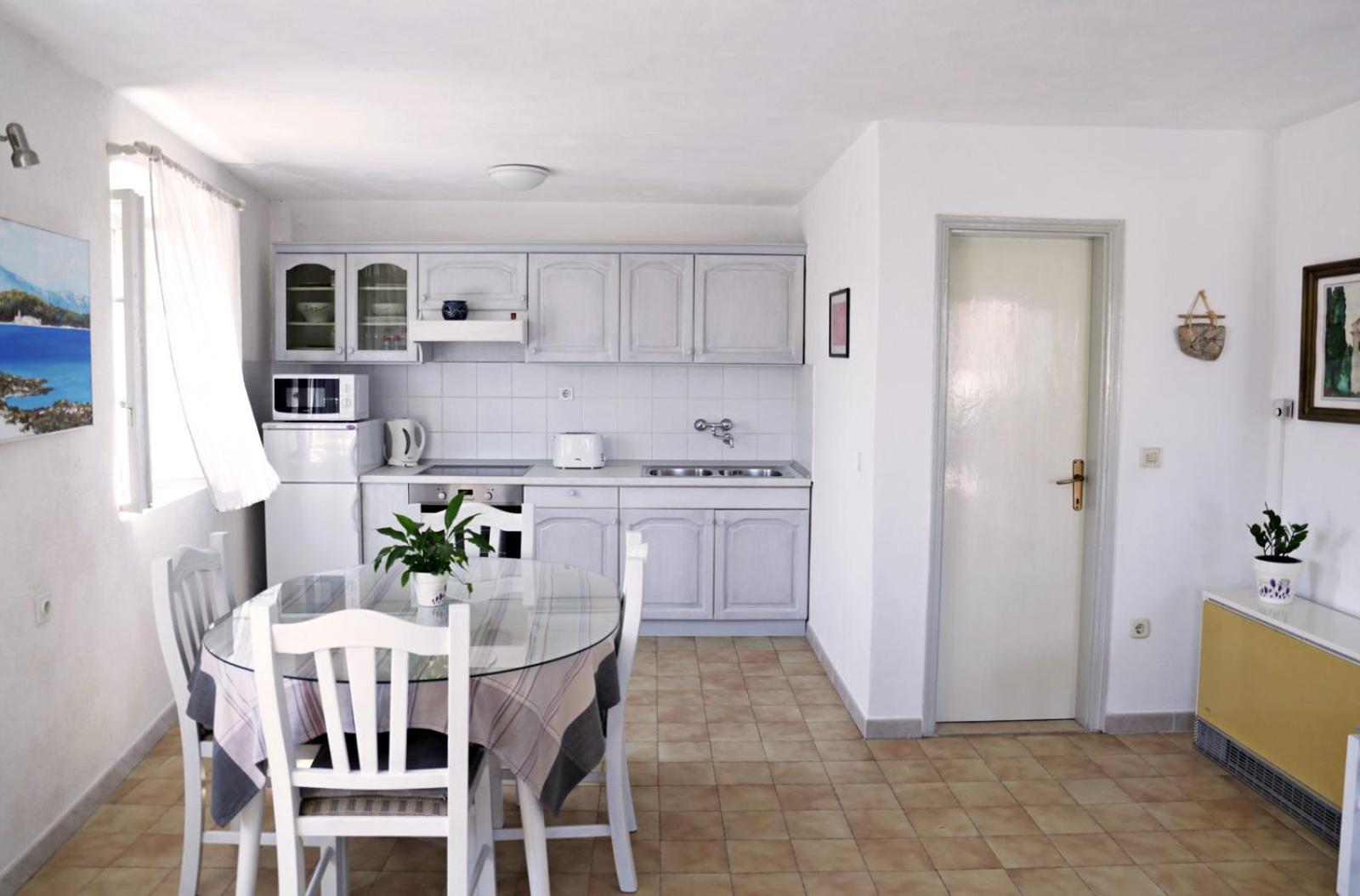 Pinta Apartments view 4