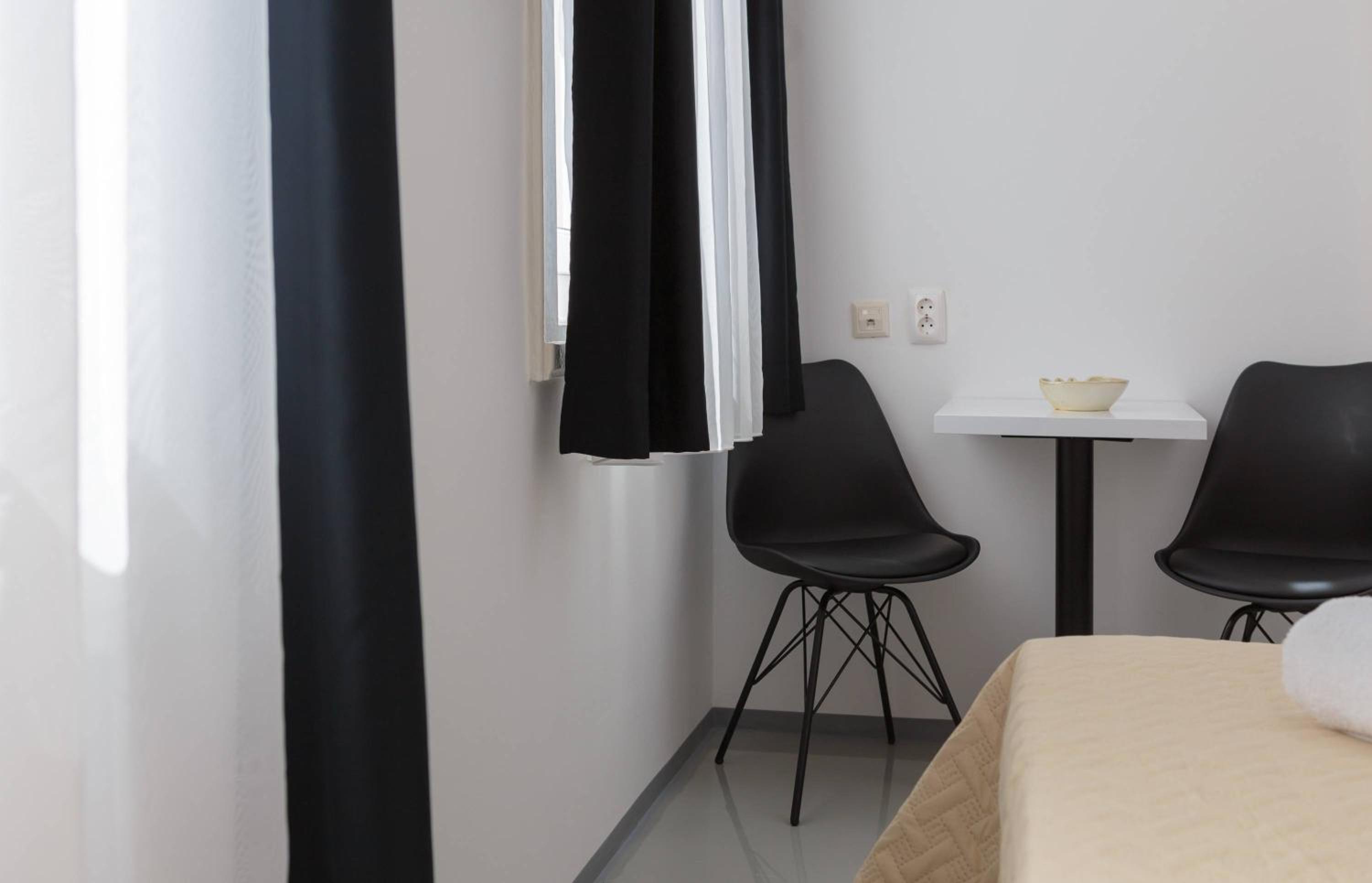 PLR Luxury Rooms