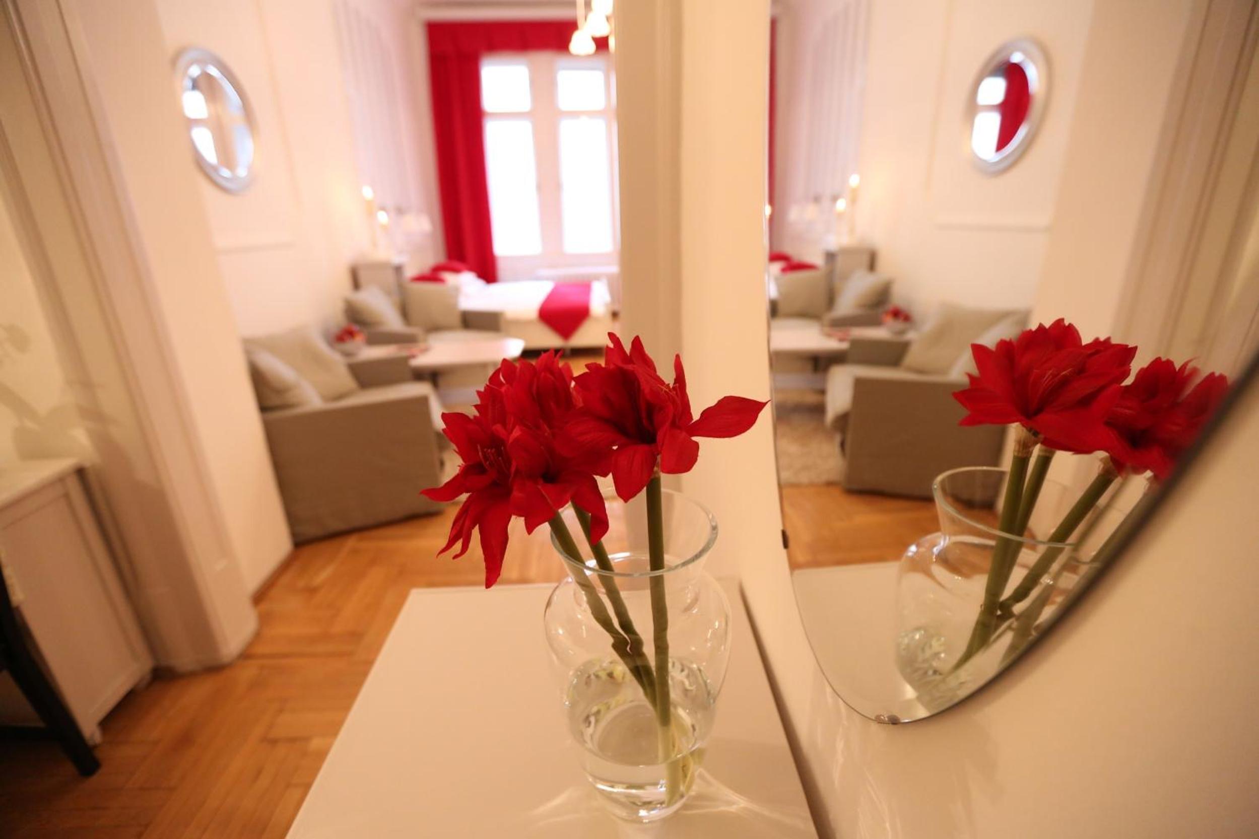 d.Five Classic Luxury Apartment