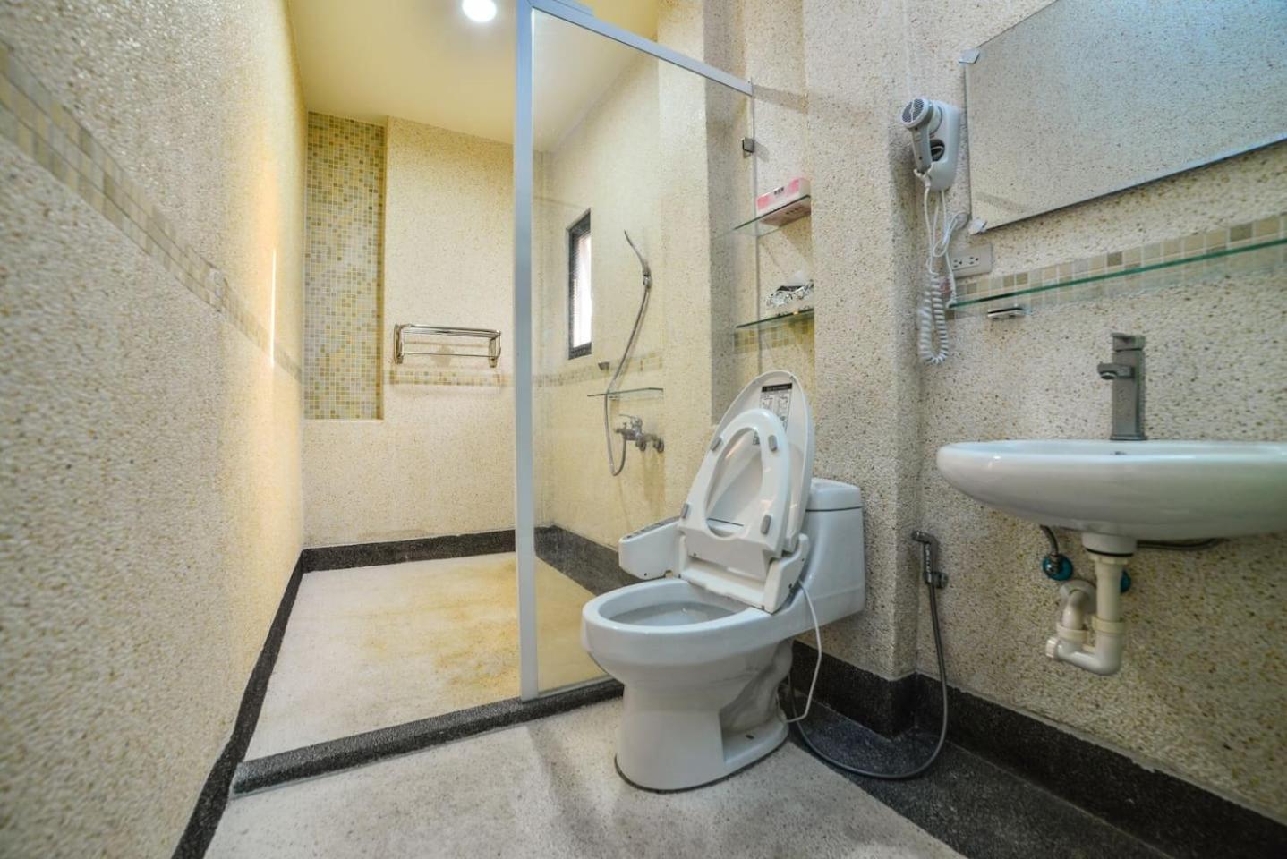 Tainan B&B Hall West Centra