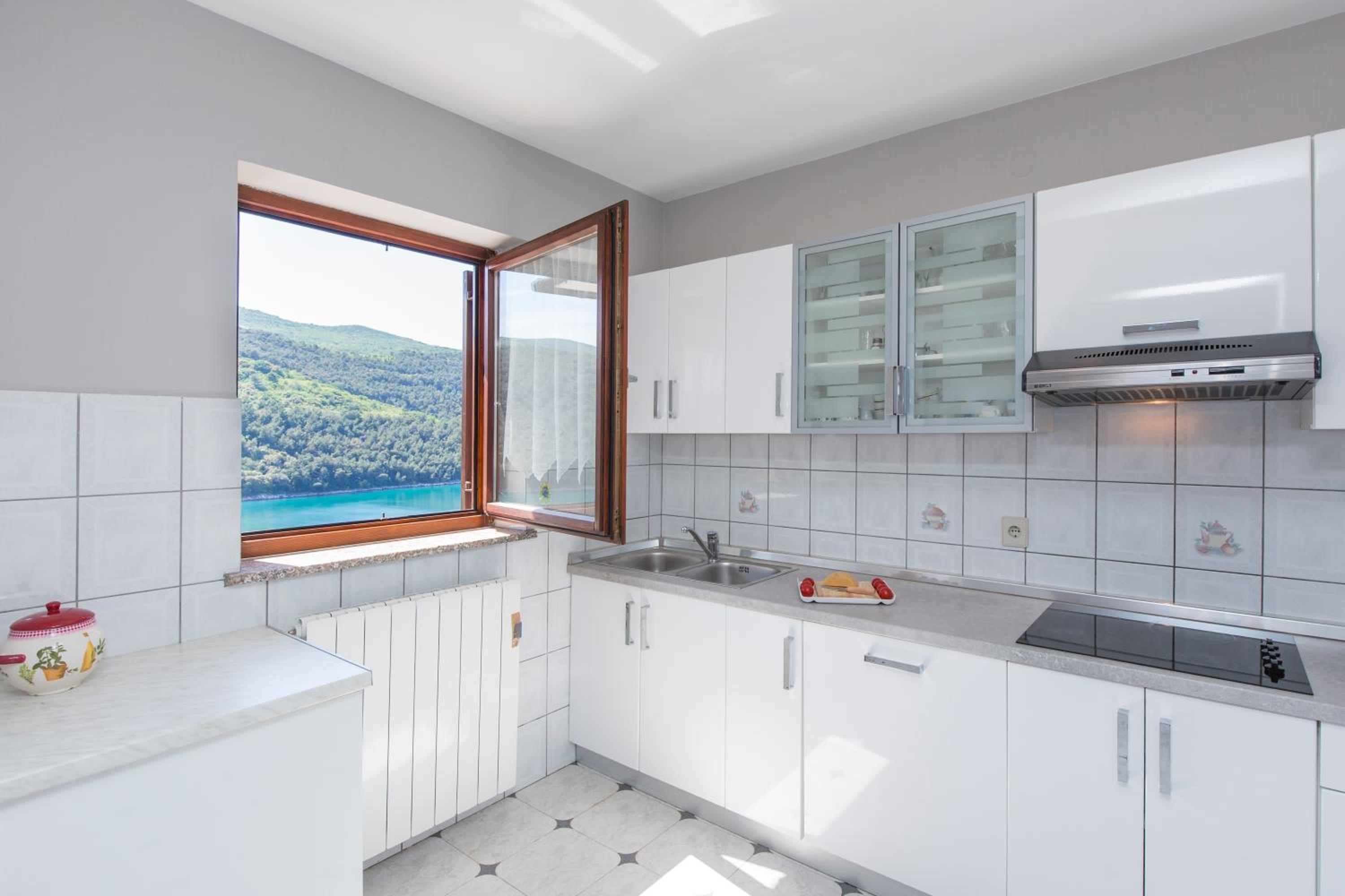 Apartments Alenka by the sea