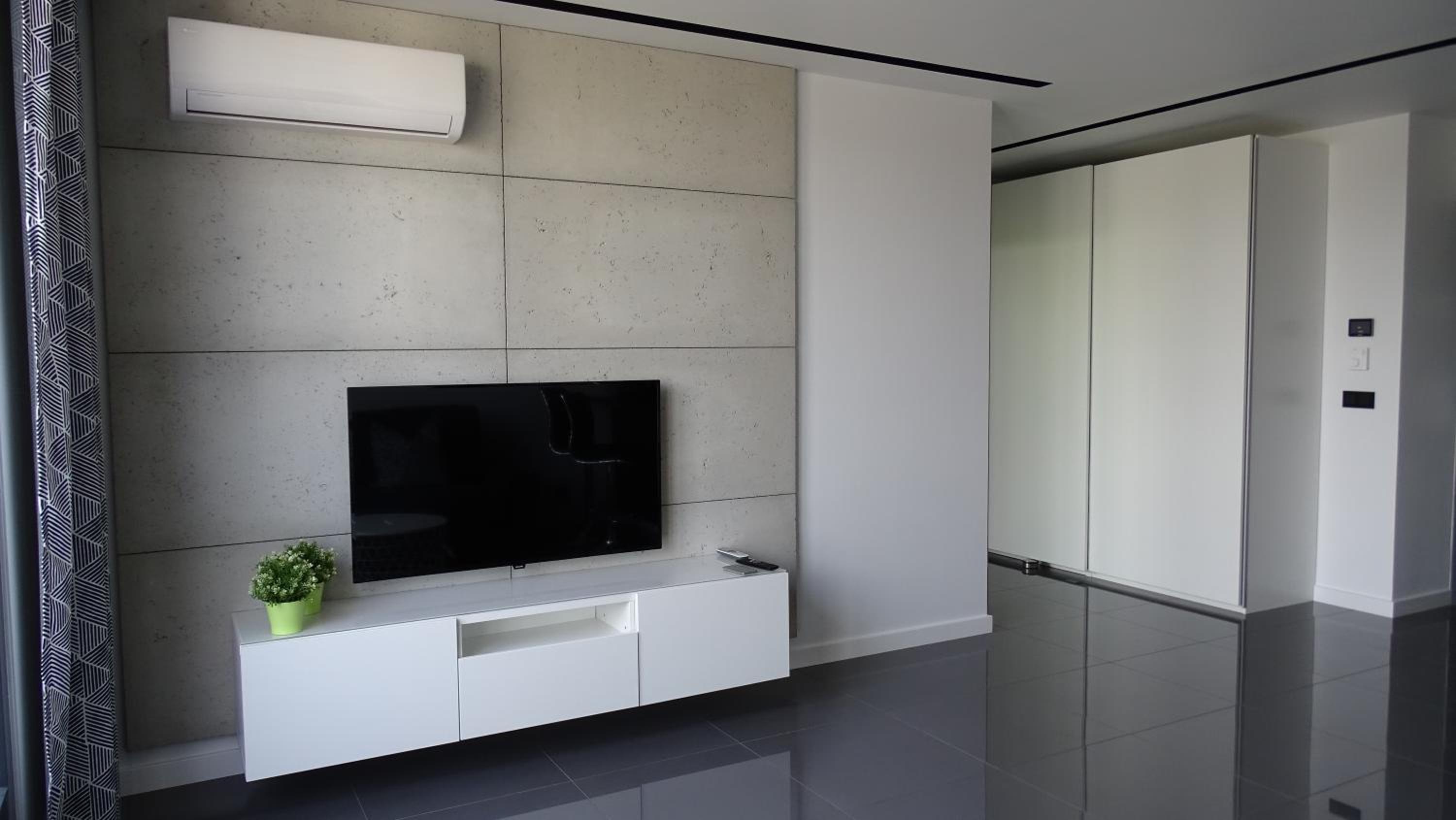 Black Line Apartment