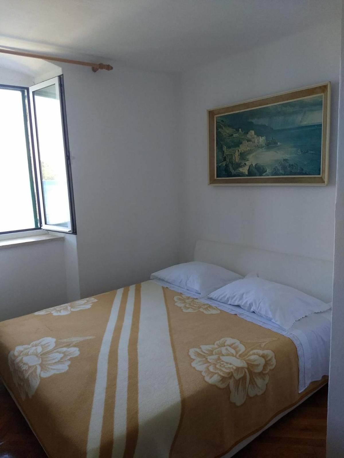 Studio Apartment Tomislava