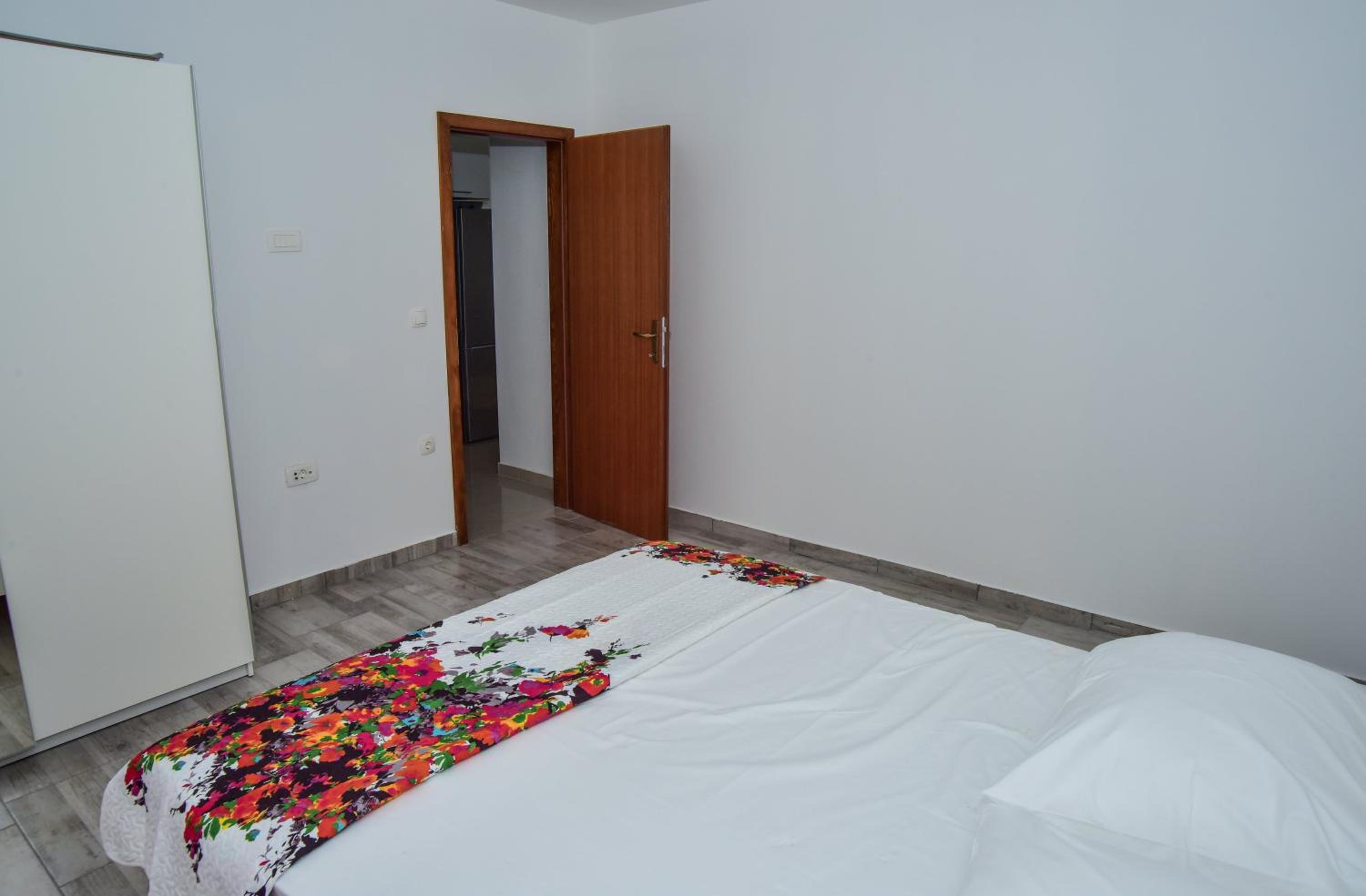Photo 34