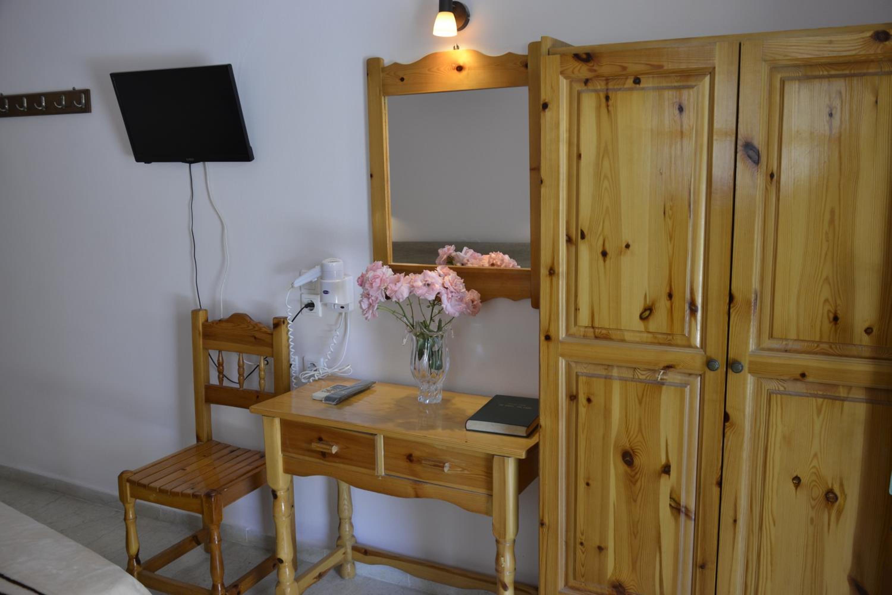 Geroulis Stefanos Studios