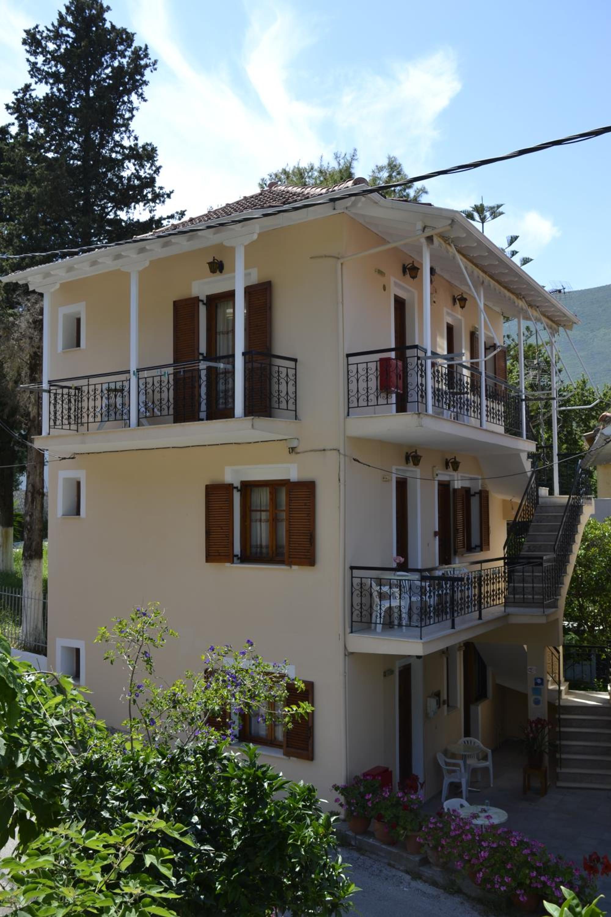 Geroulis Stefanos Studios