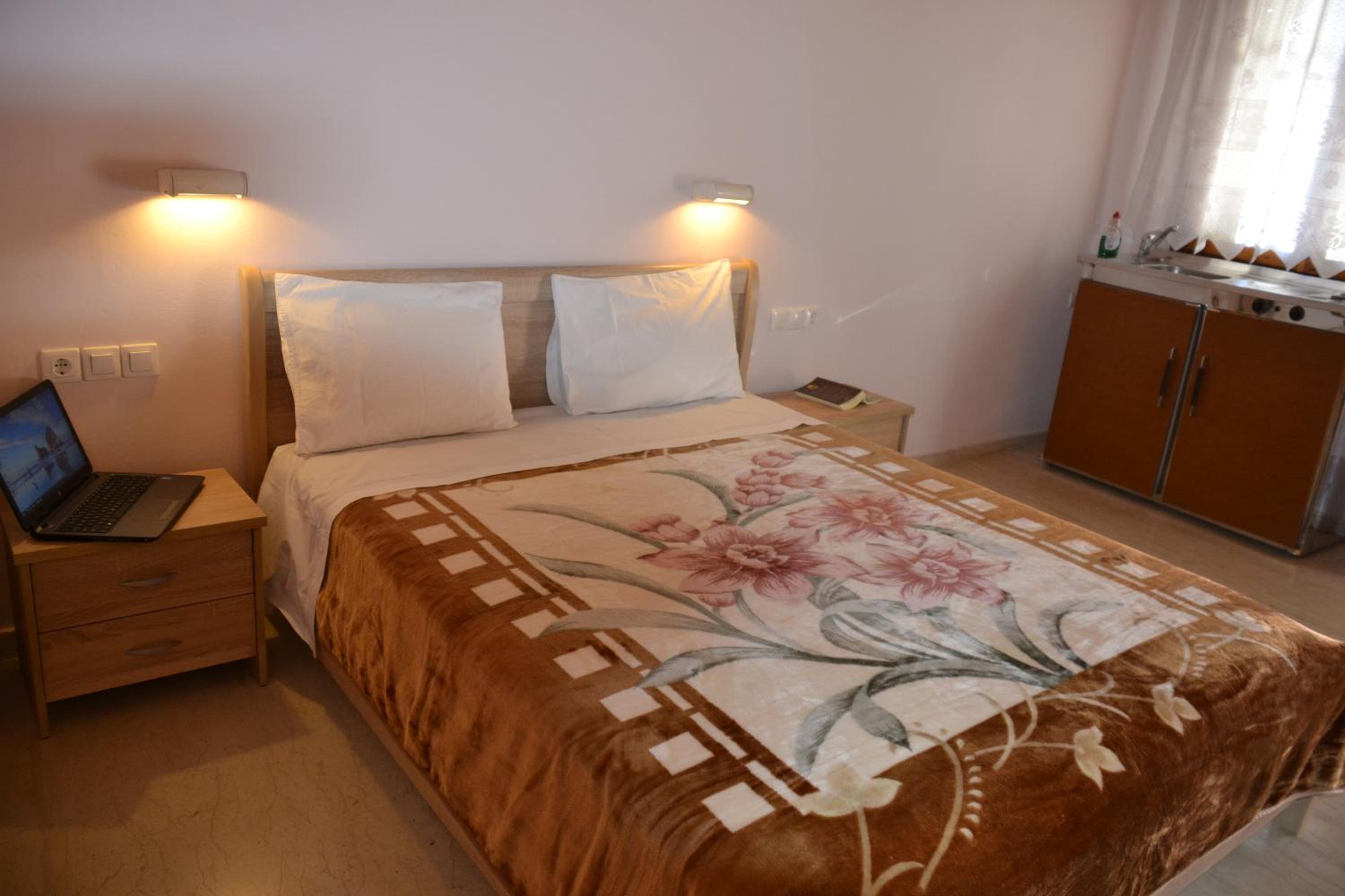 Geroulis Stefanos Studios