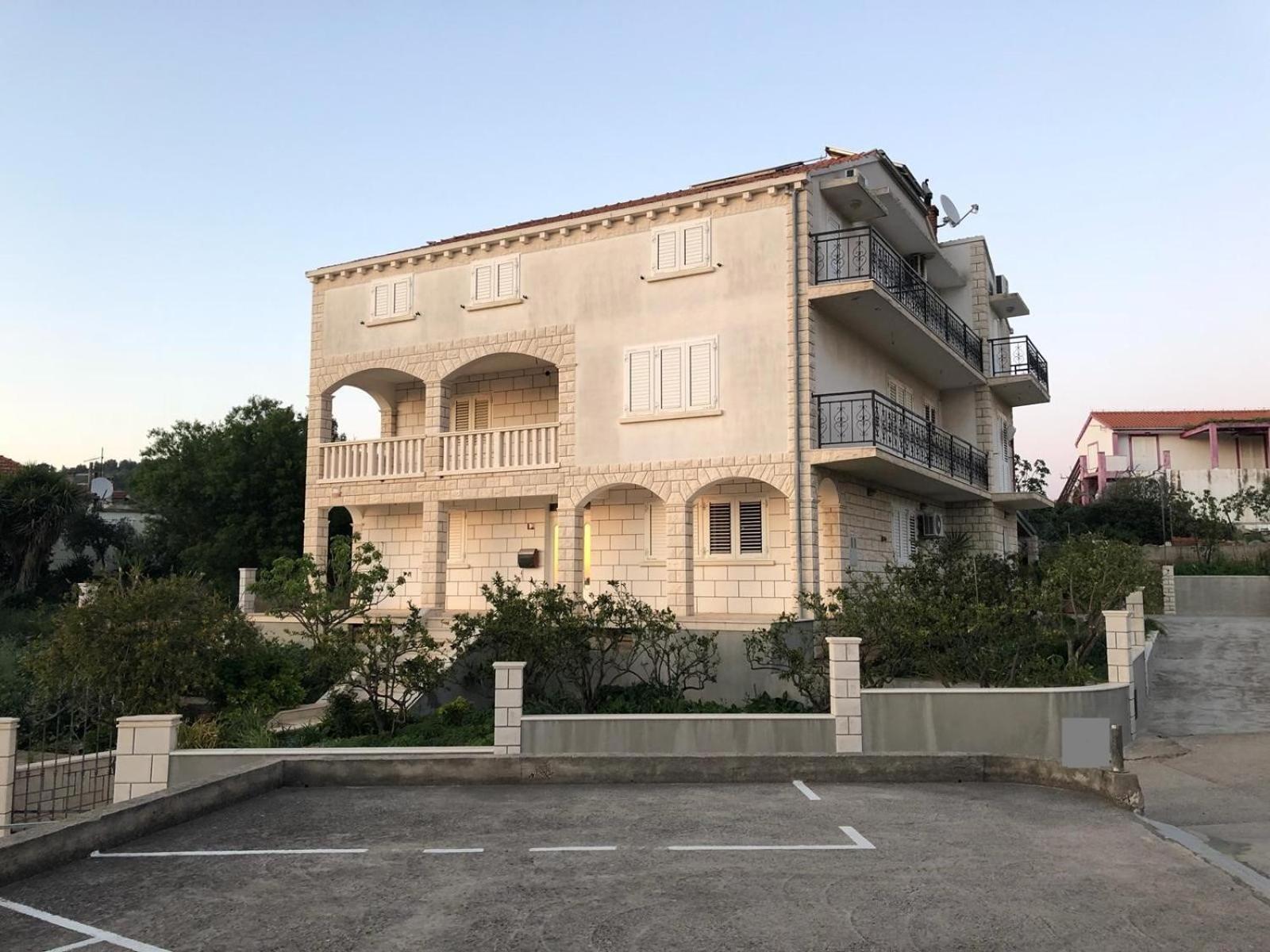 Apartments Vela Luka
