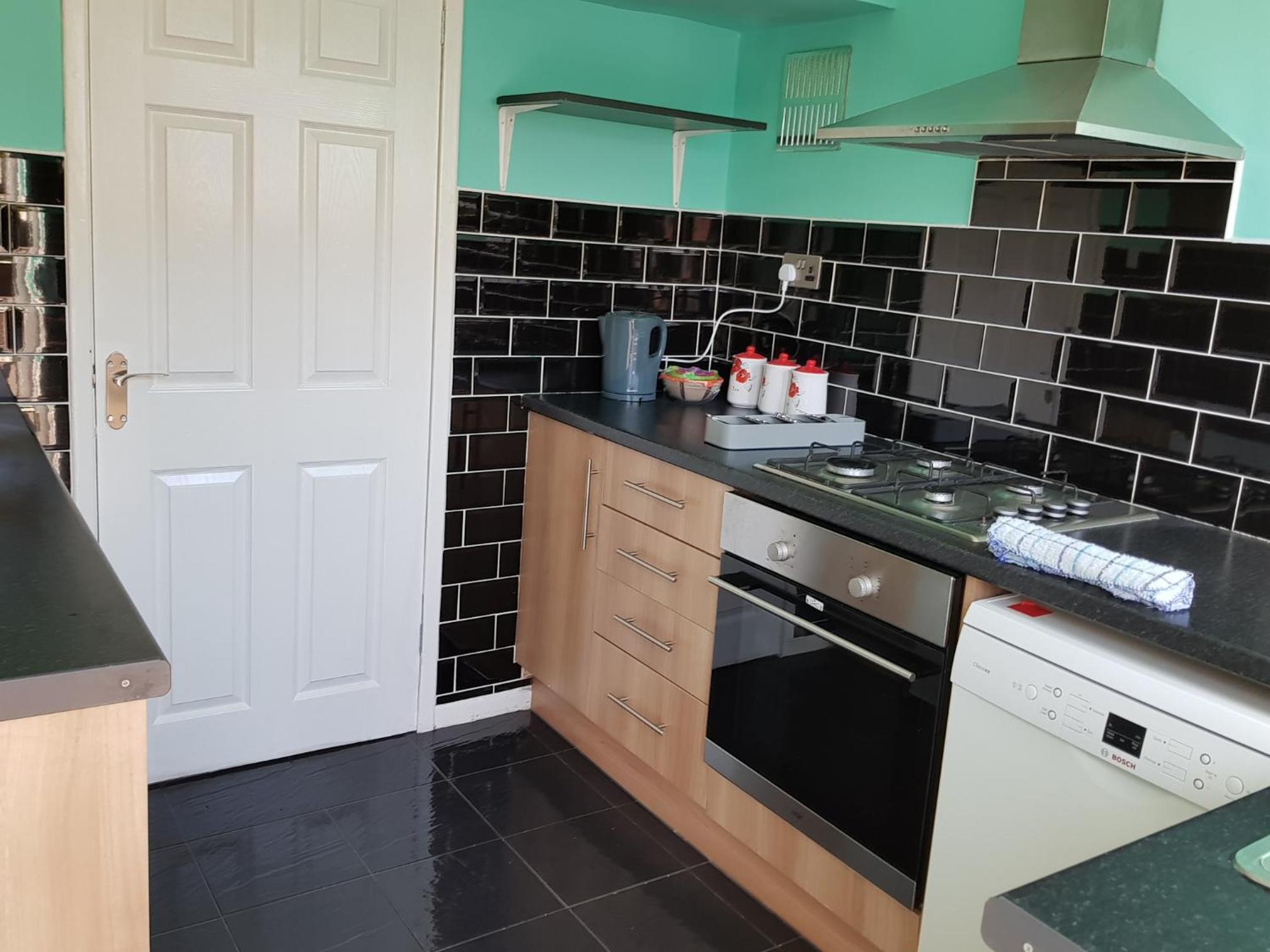 Blackpoolholidaylets Salmesbury Avenue Families And Contractors only