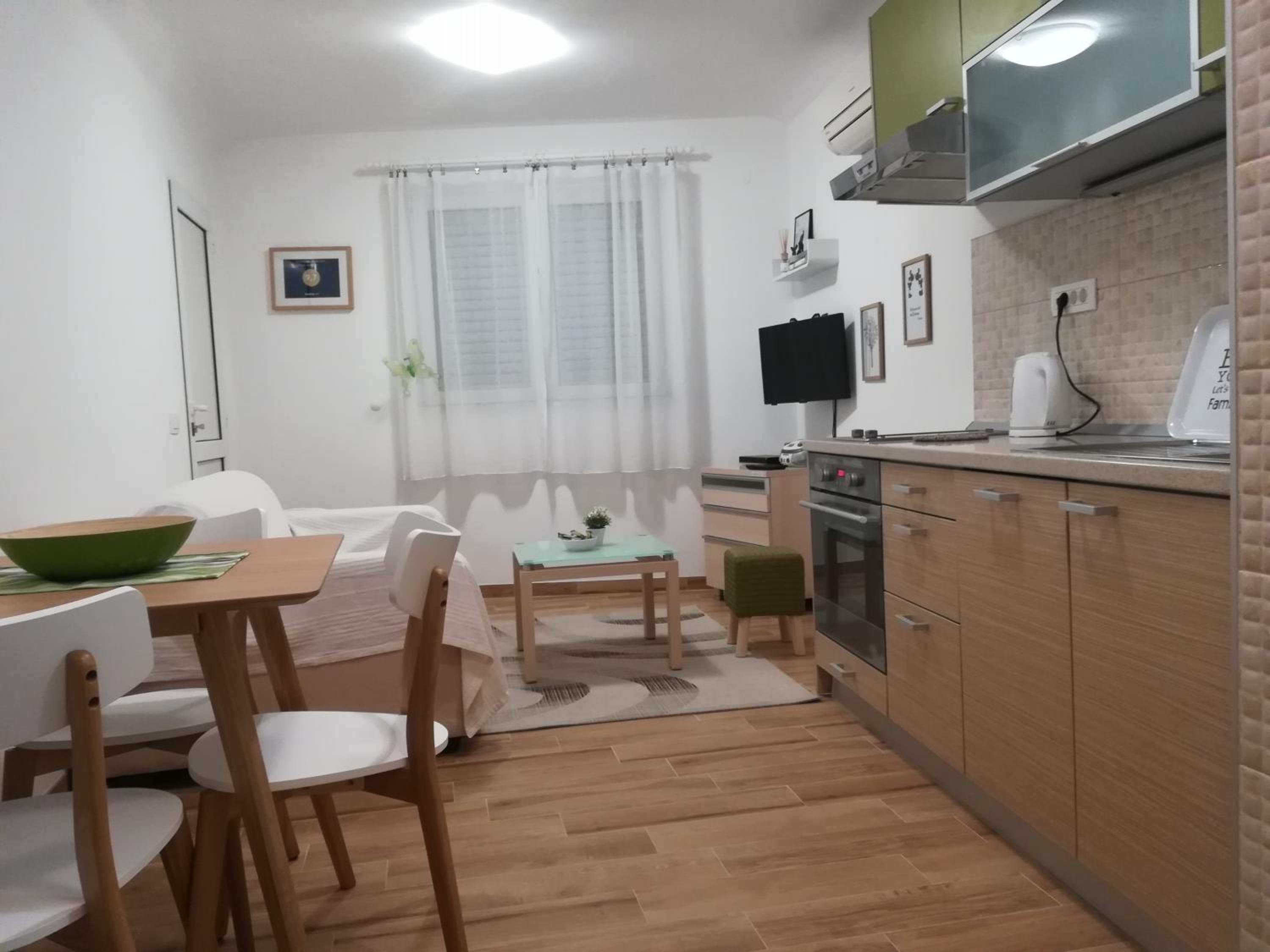 Iris Apartment