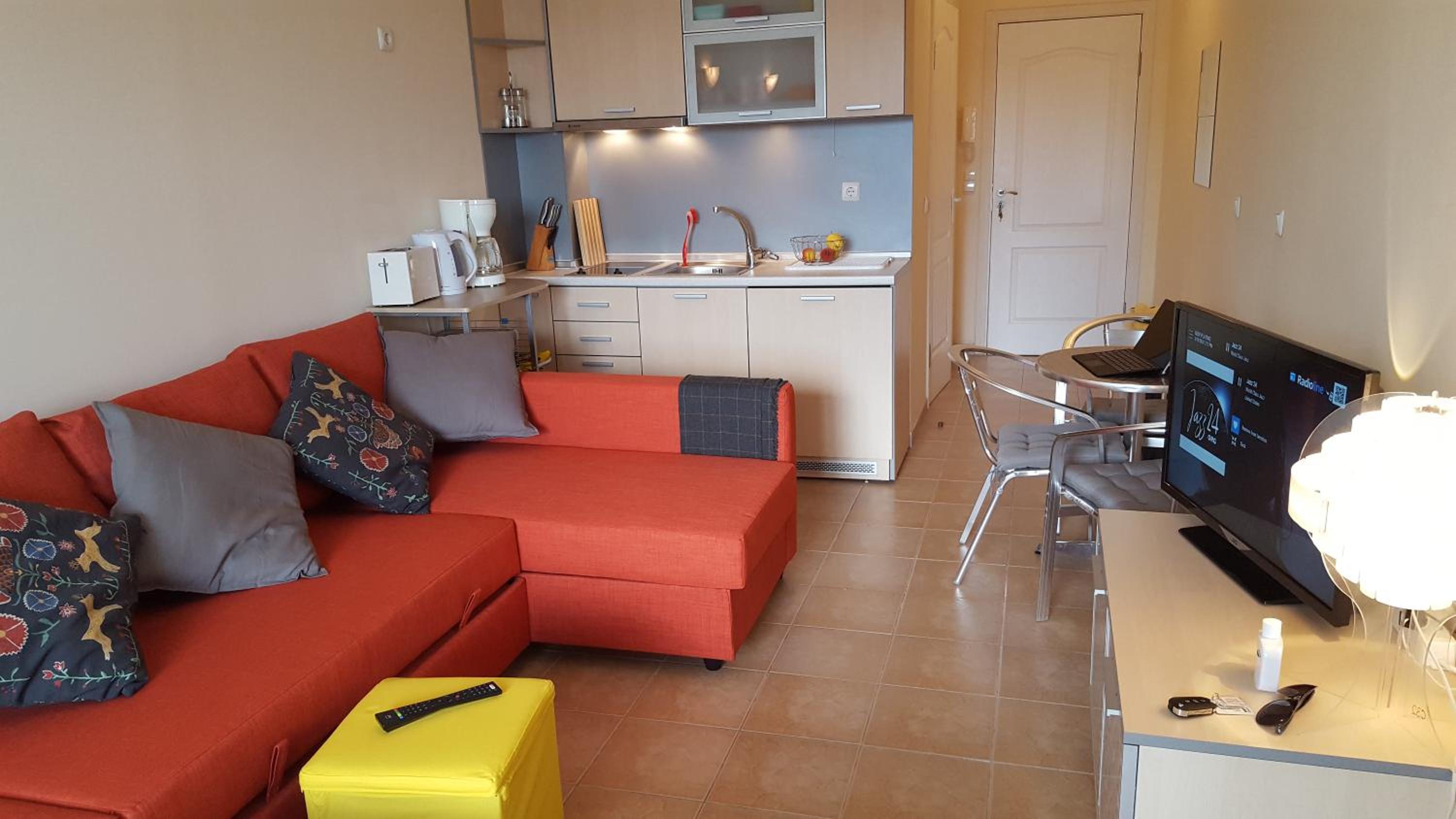 Studio Apartment in Dream Holiday Complex Ravda view 5