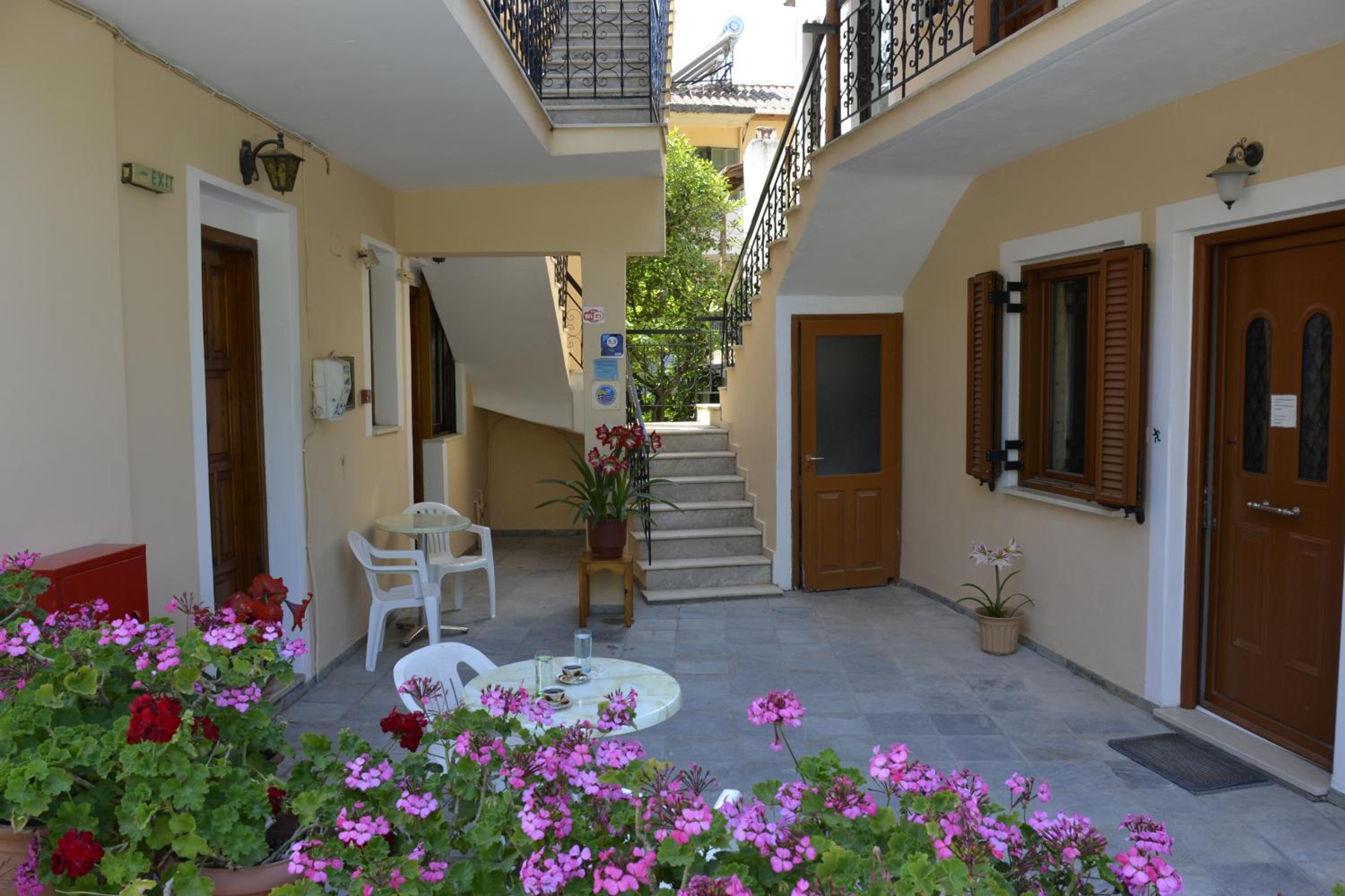 Geroulis Stefanos Studios