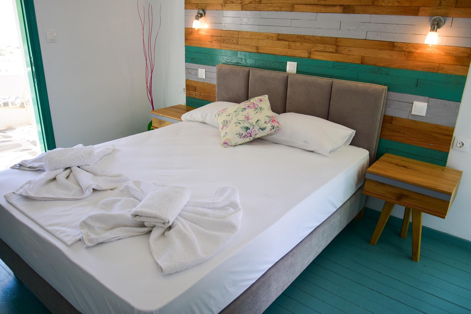 Camares