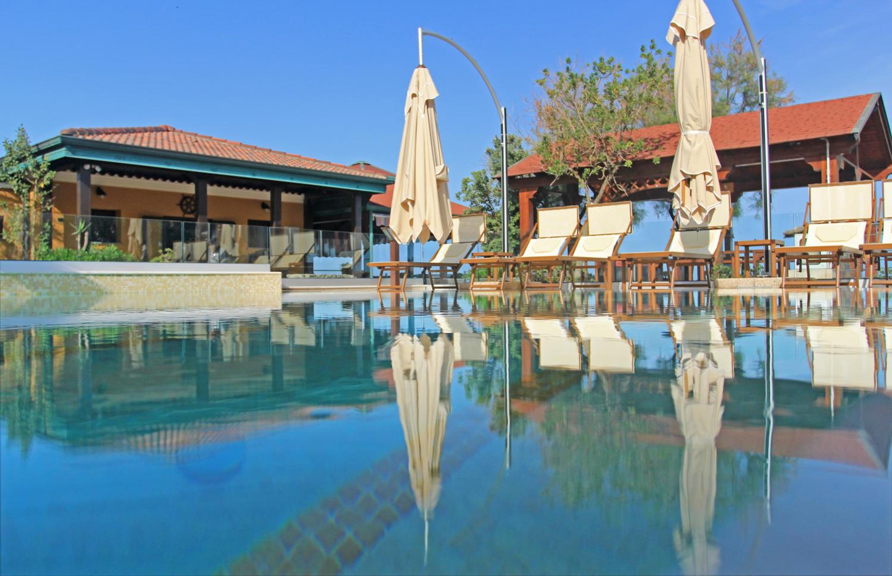 swimming pool