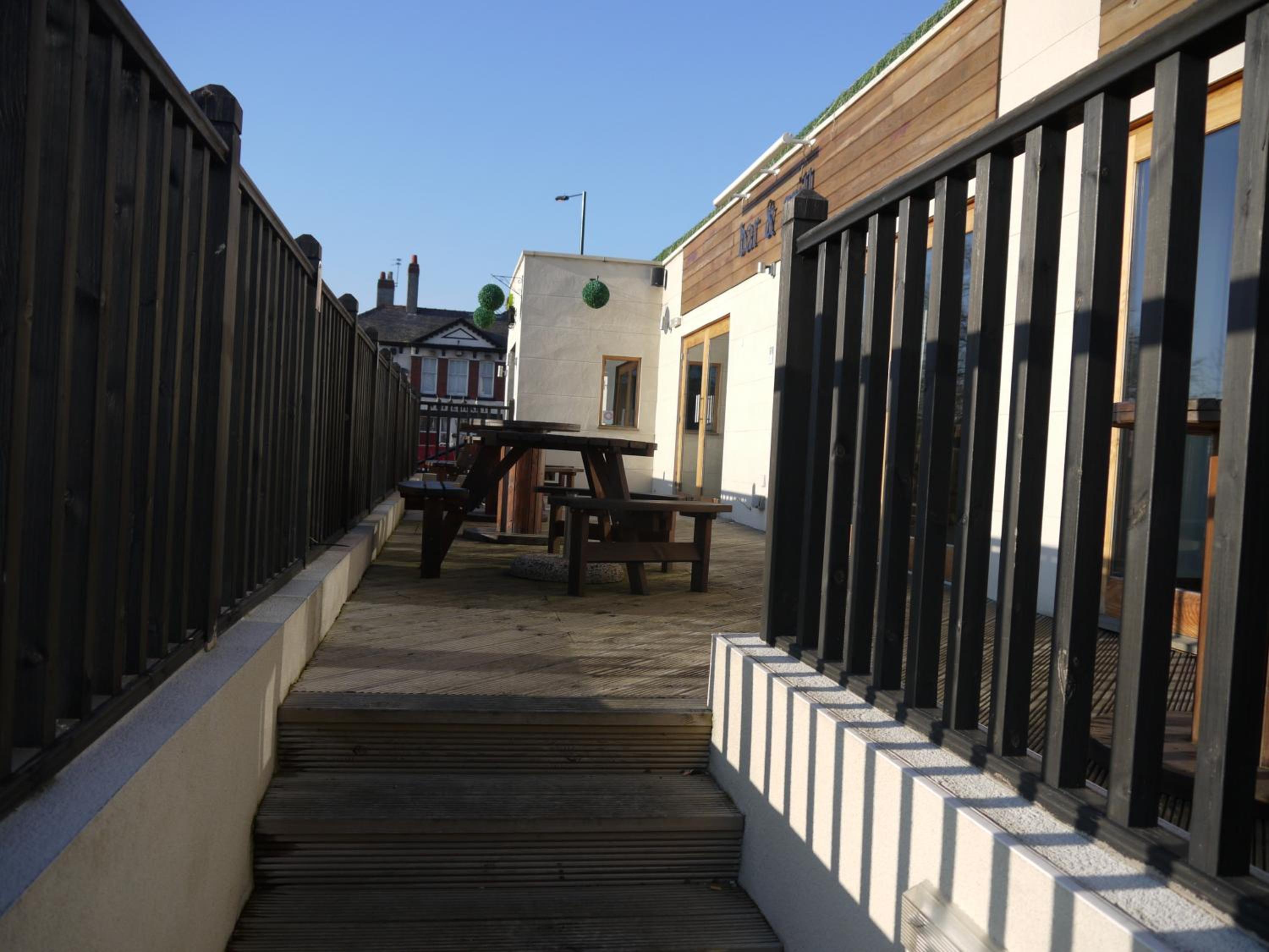 Photo 16