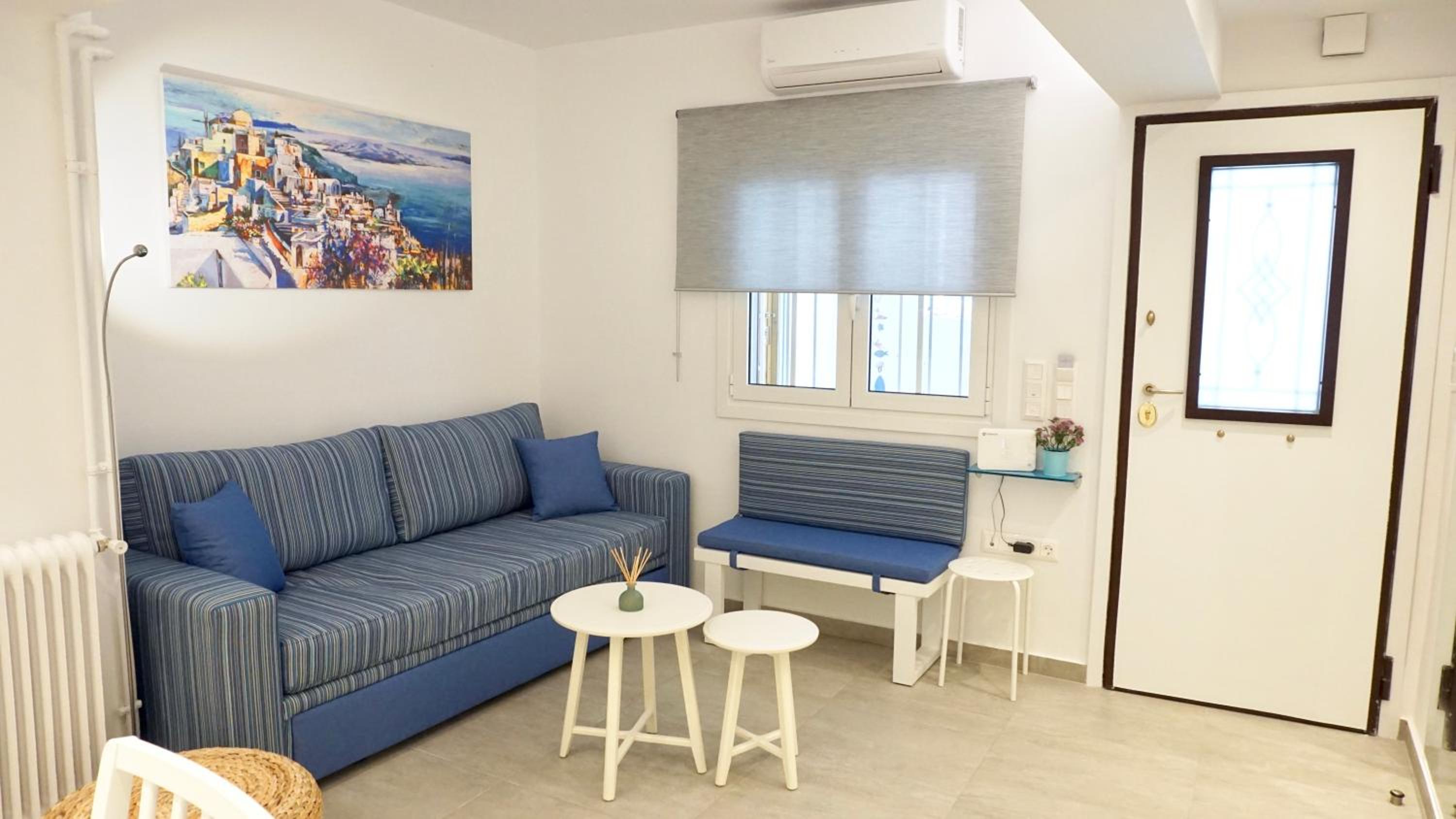 Cycladic Style Apt in Athens