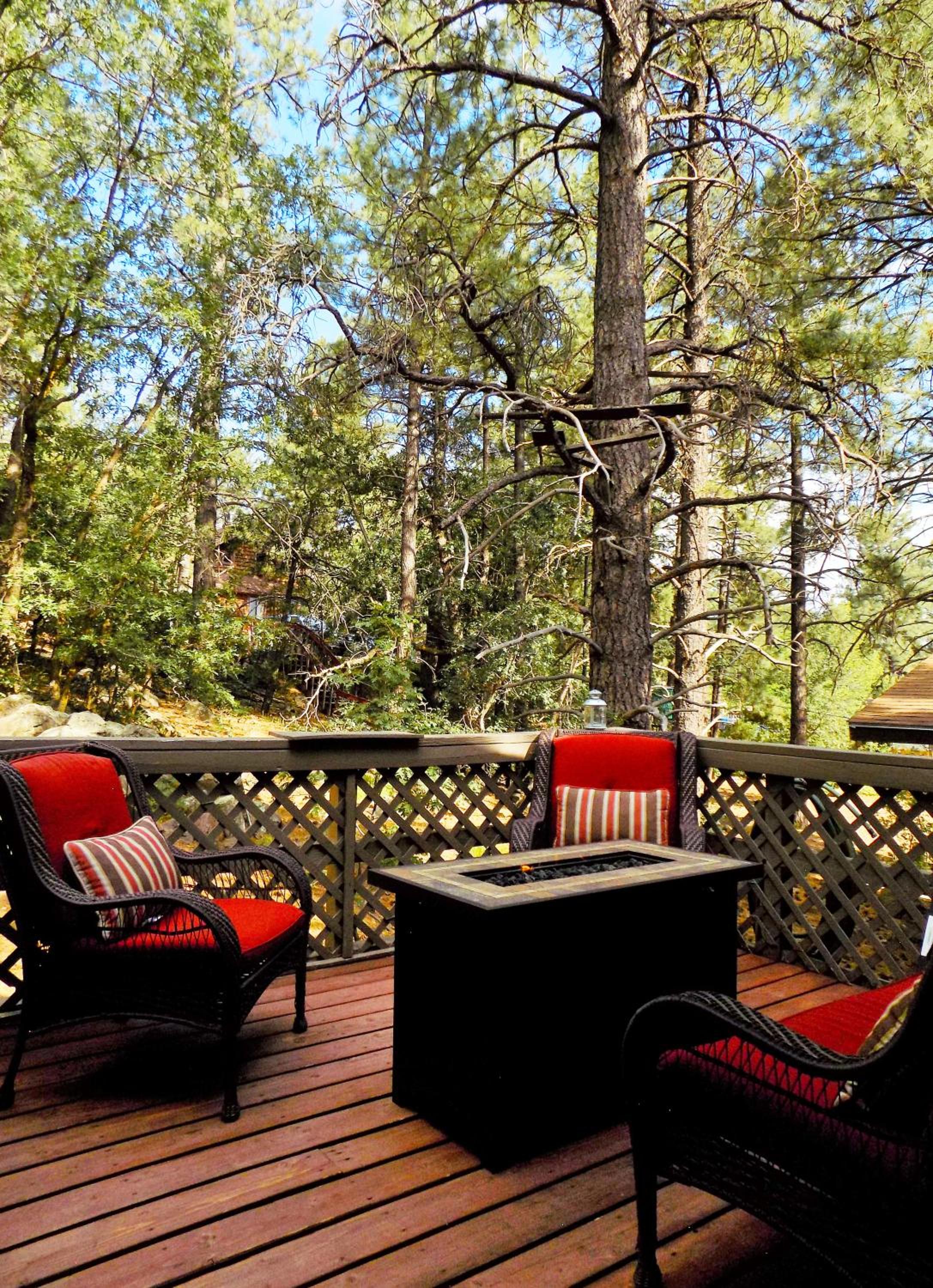 LOCATION! Nature Lovers Getaway - Close to Historic Downtown